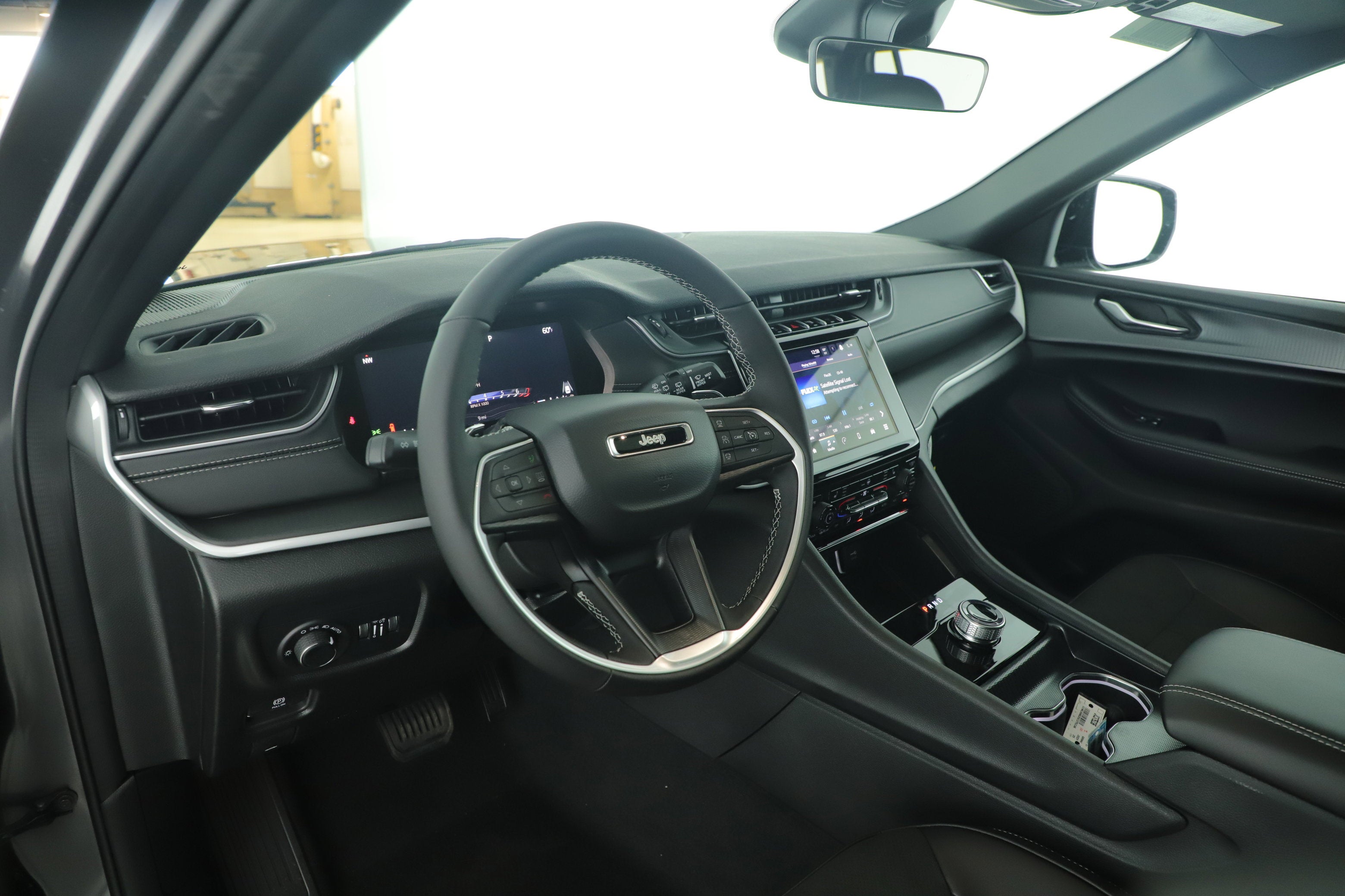 2025 Jeep Grand Cherokee GRAND CHEROKEE ALTITUDE X 4X2