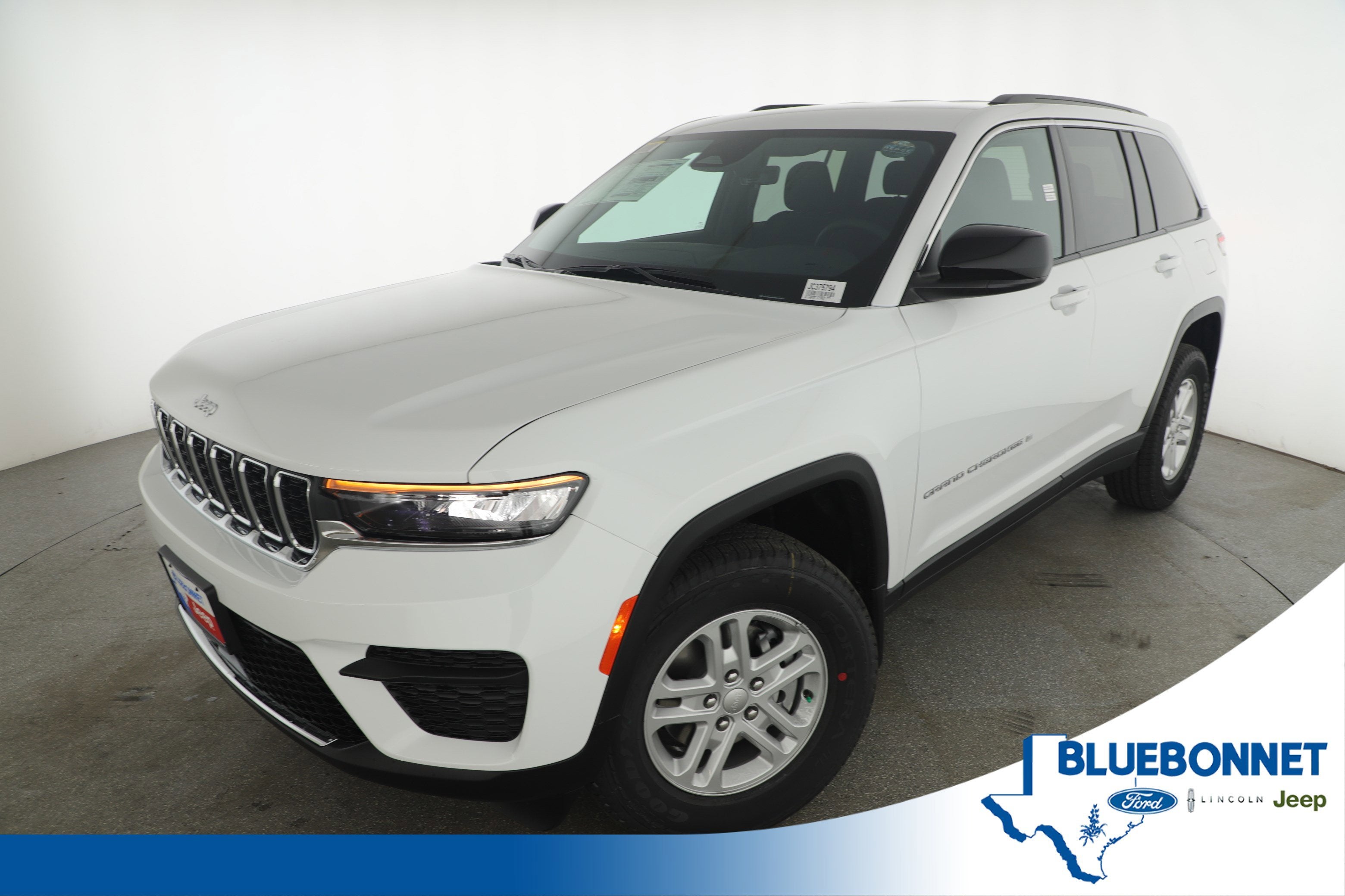 2025 Jeep Grand Cherokee GRAND CHEROKEE LAREDO 4X2