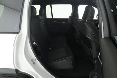 2025 Jeep Grand Cherokee GRAND CHEROKEE LAREDO 4X2