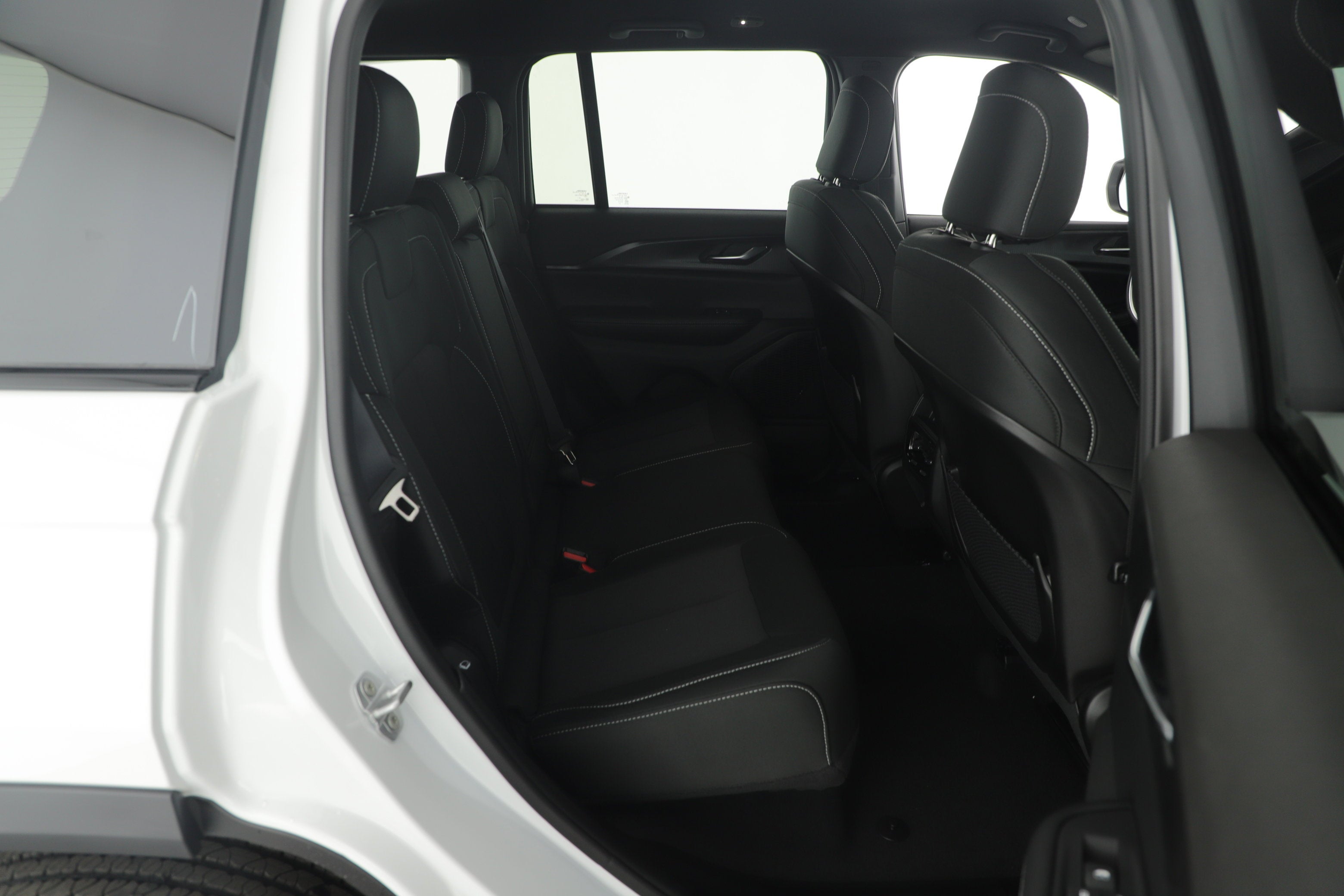 2025 Jeep Grand Cherokee GRAND CHEROKEE LAREDO 4X2