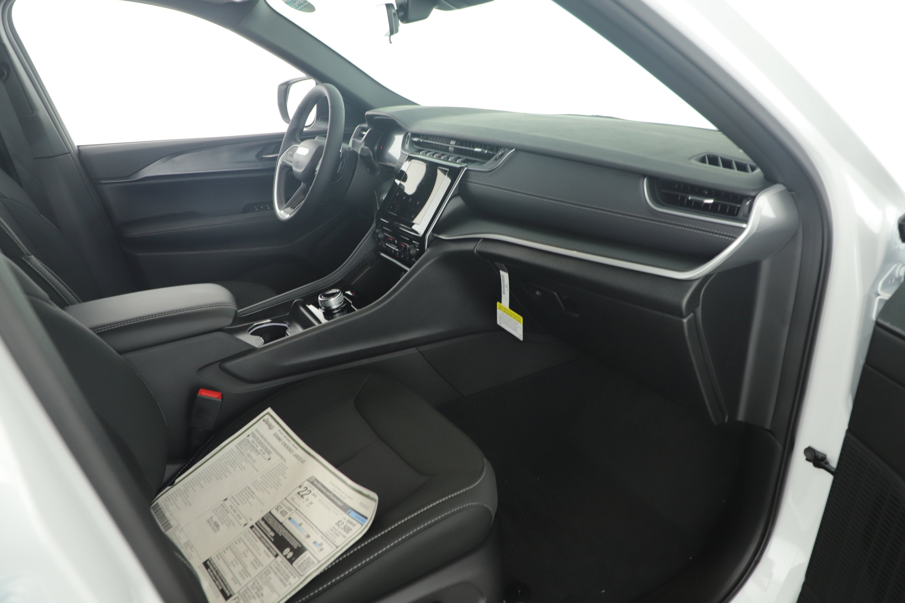 2025 Jeep Grand Cherokee GRAND CHEROKEE LAREDO 4X2