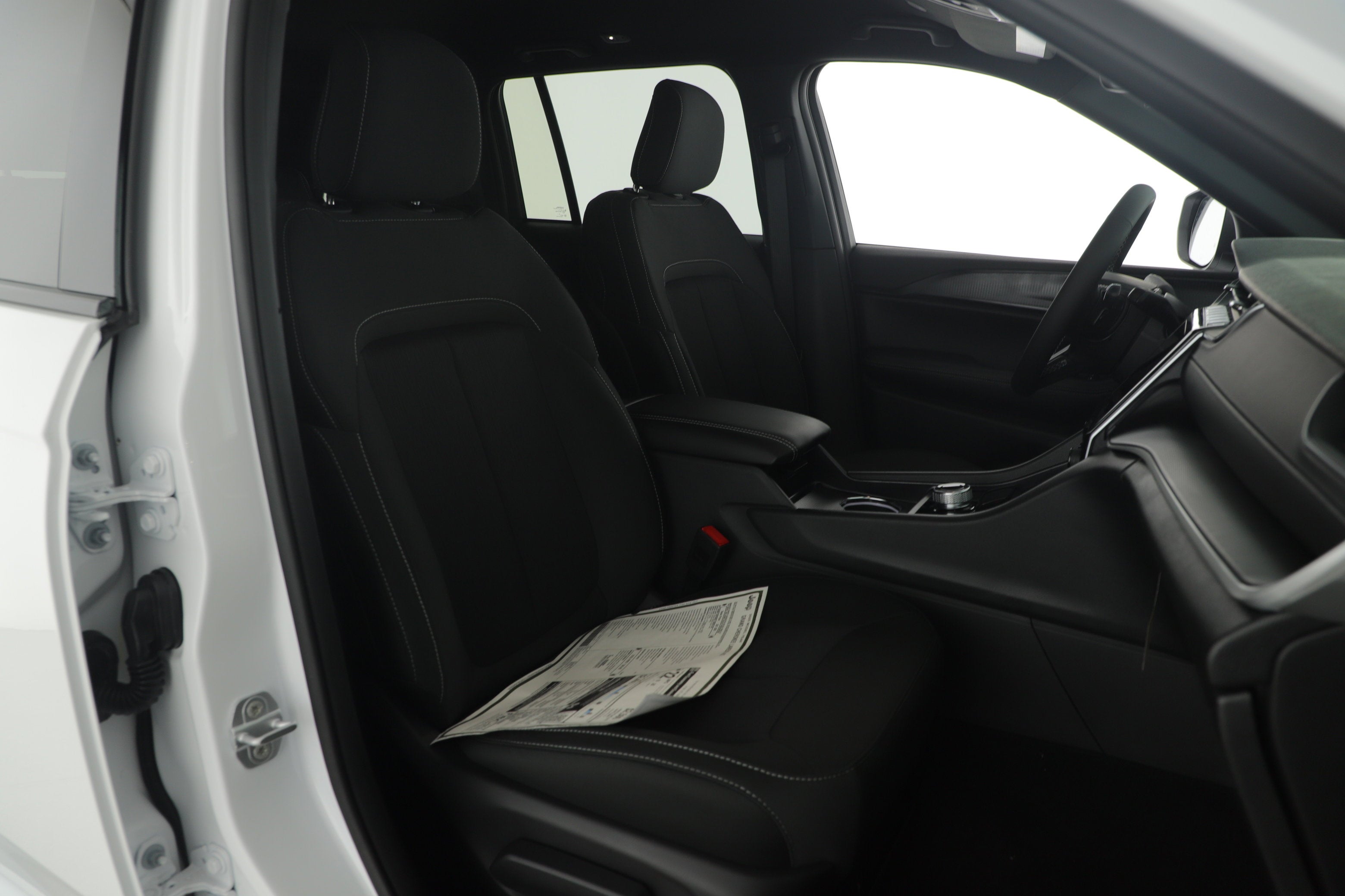 2025 Jeep Grand Cherokee GRAND CHEROKEE LAREDO 4X2