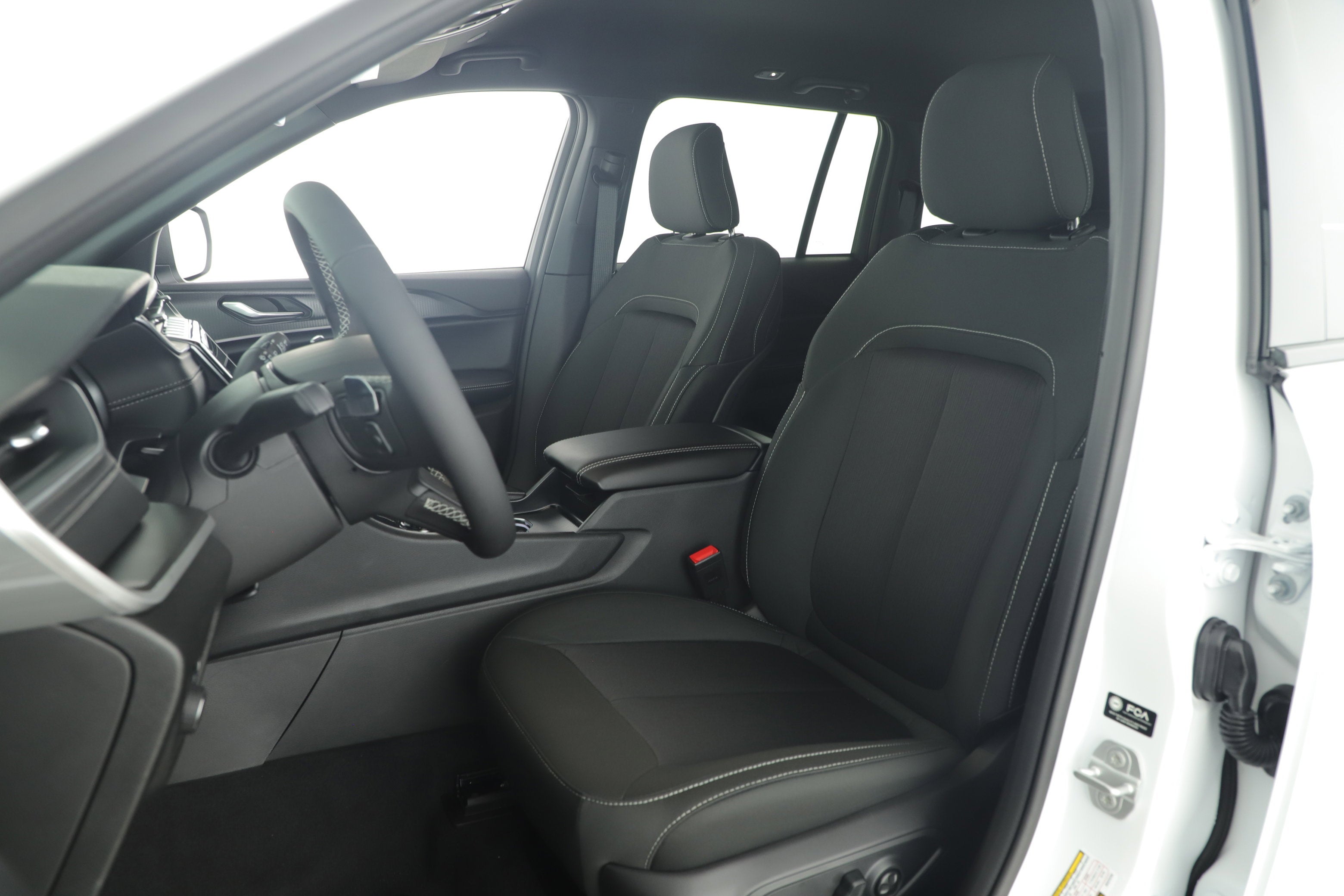 2025 Jeep Grand Cherokee GRAND CHEROKEE LAREDO 4X2