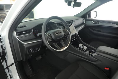 2025 Jeep Grand Cherokee GRAND CHEROKEE LAREDO 4X2