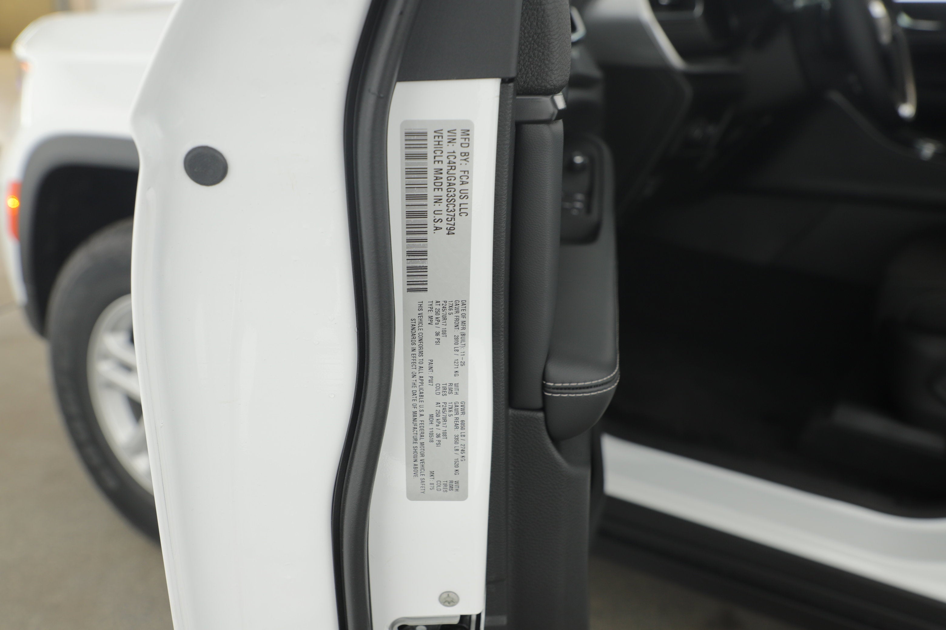 2025 Jeep Grand Cherokee GRAND CHEROKEE LAREDO 4X2