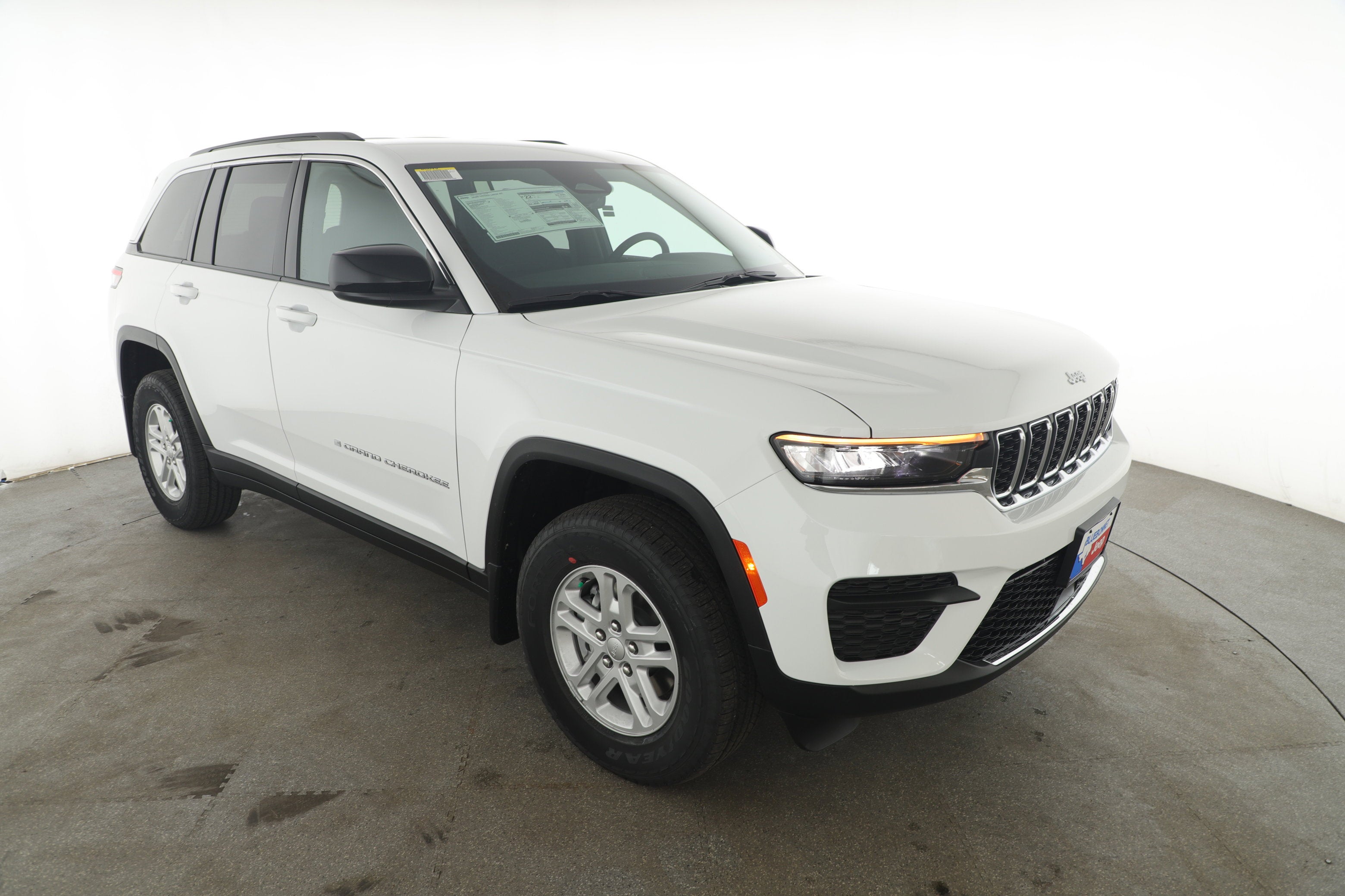 2025 Jeep Grand Cherokee GRAND CHEROKEE LAREDO 4X2