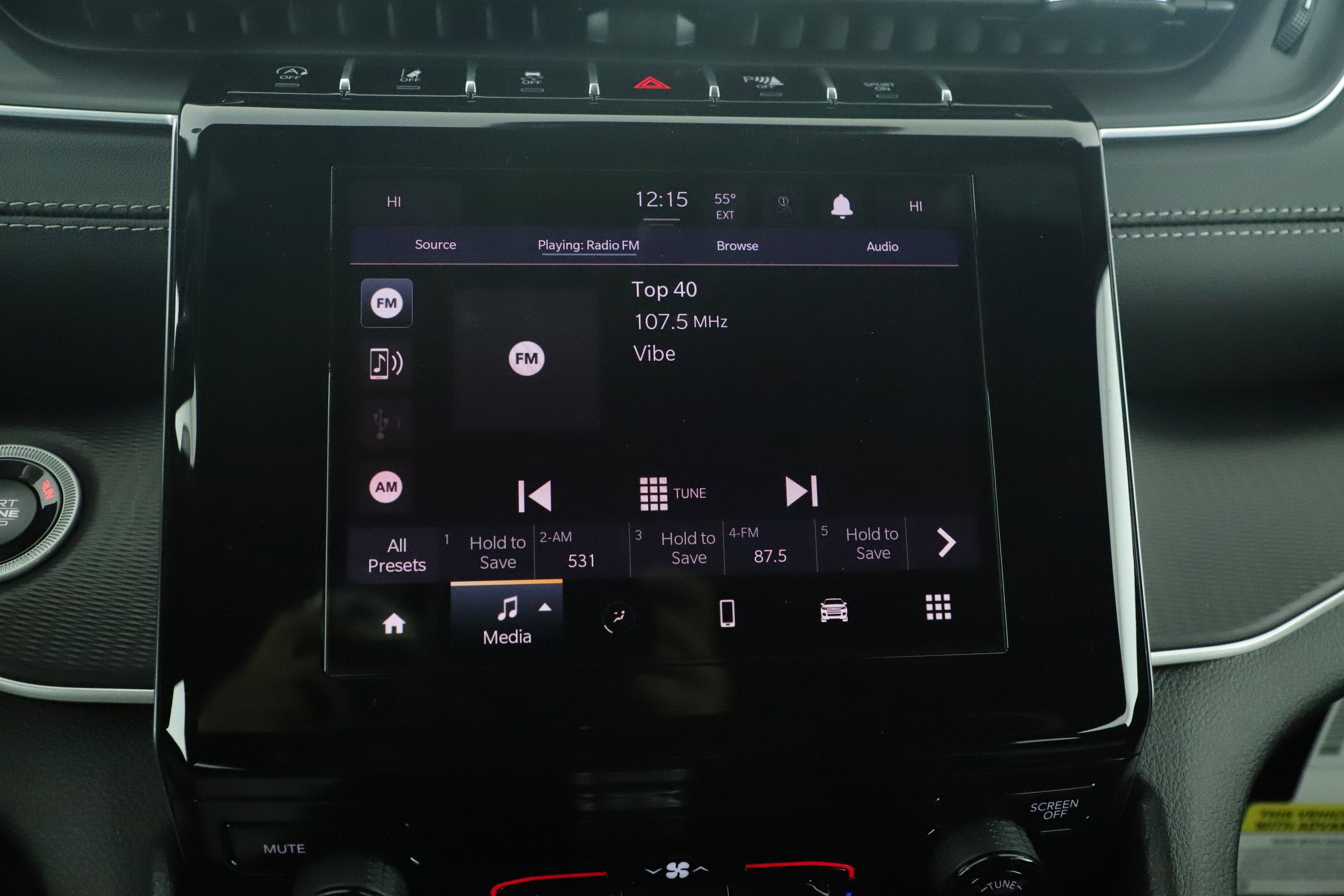 2025 Jeep Grand Cherokee GRAND CHEROKEE LAREDO 4X2