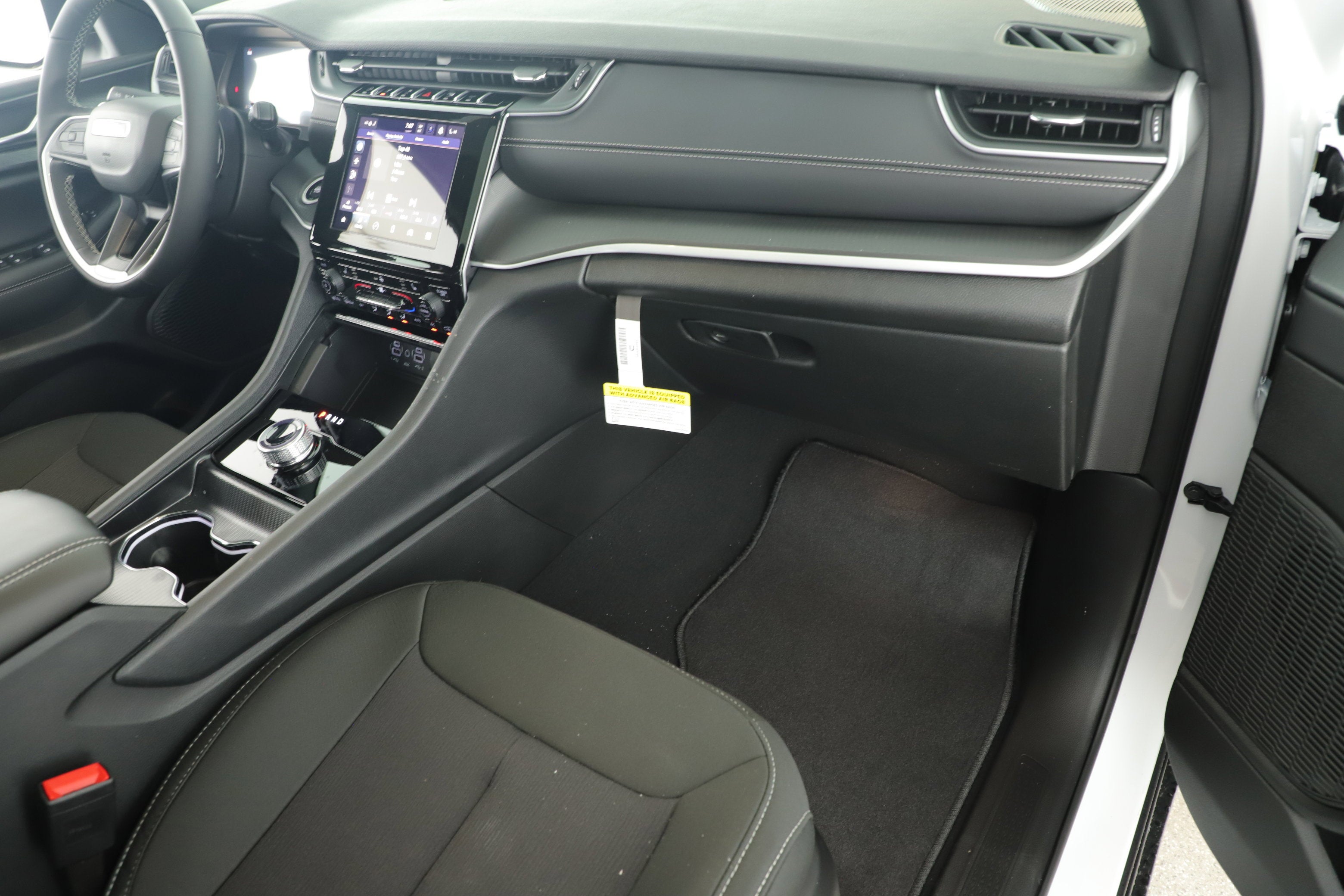 2026 Jeep Grand Cherokee GRAND CHEROKEE LAREDO X 4X2