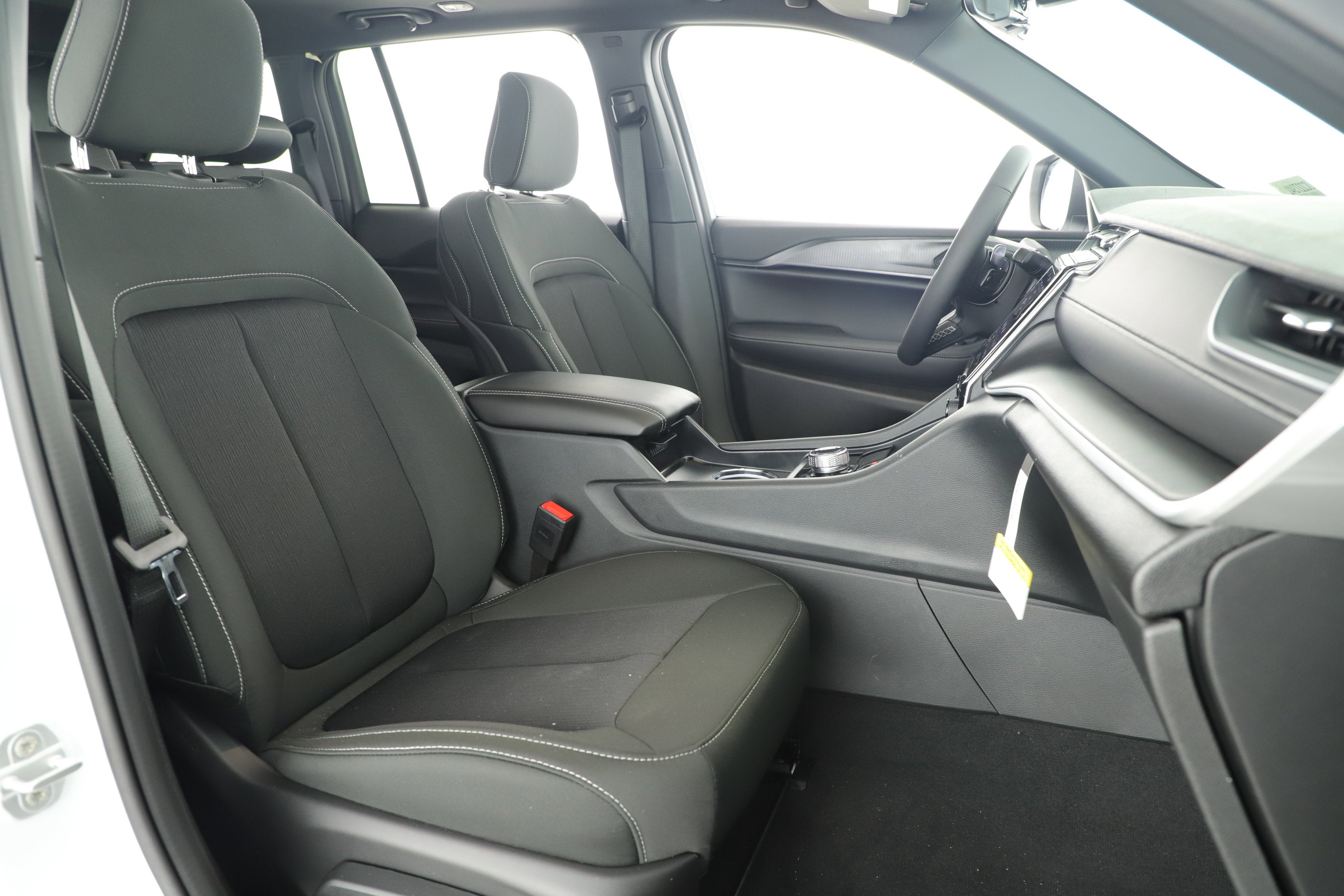 2026 Jeep Grand Cherokee GRAND CHEROKEE LAREDO X 4X2