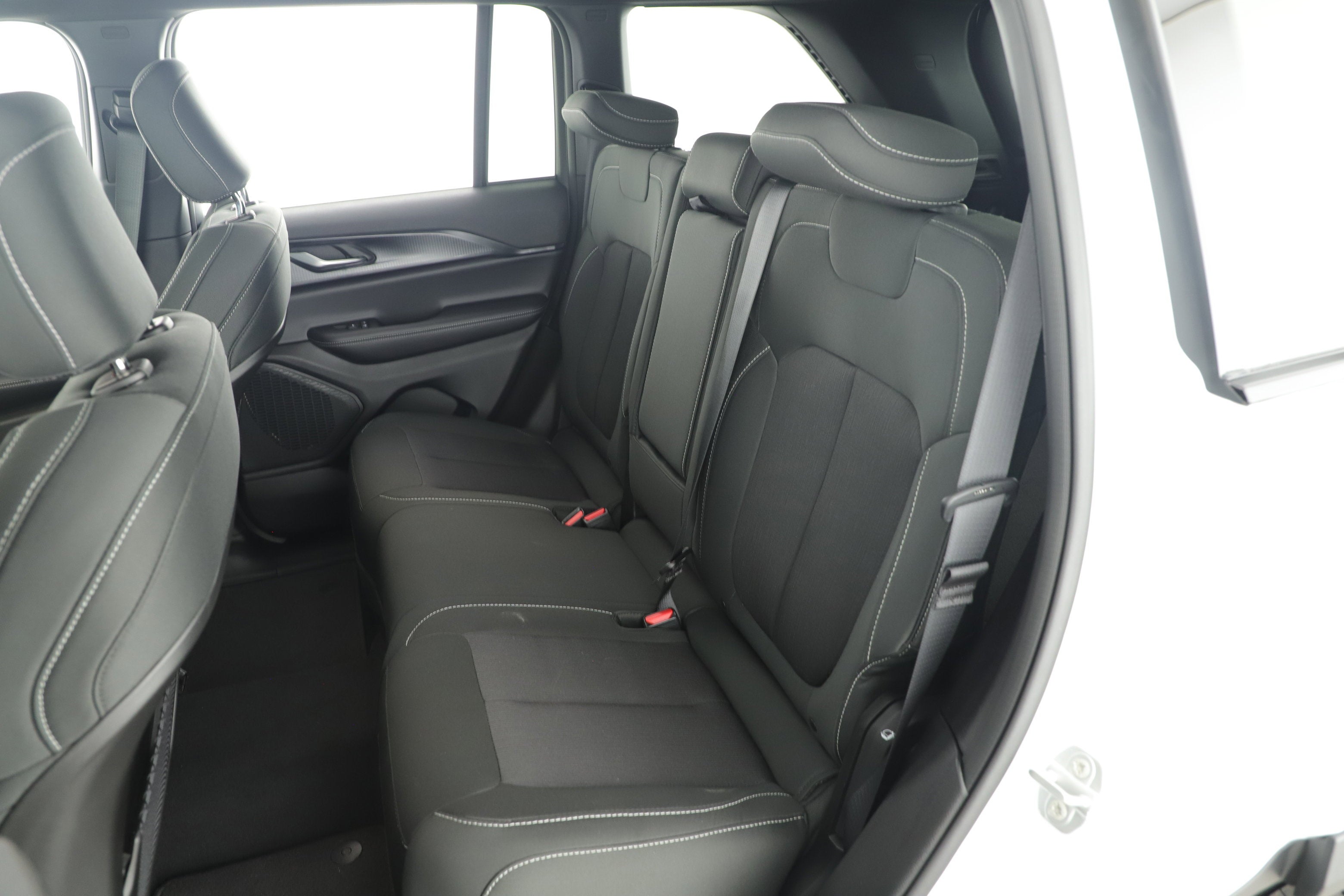 2026 Jeep Grand Cherokee GRAND CHEROKEE LAREDO X 4X2