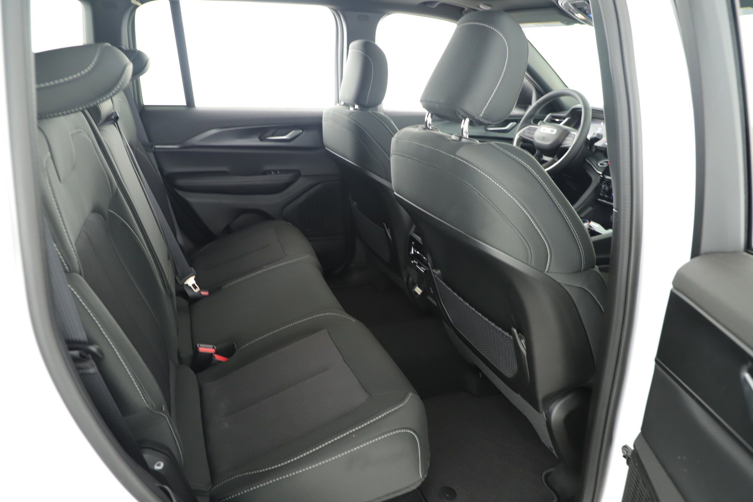 2026 Jeep Grand Cherokee GRAND CHEROKEE LAREDO X 4X2