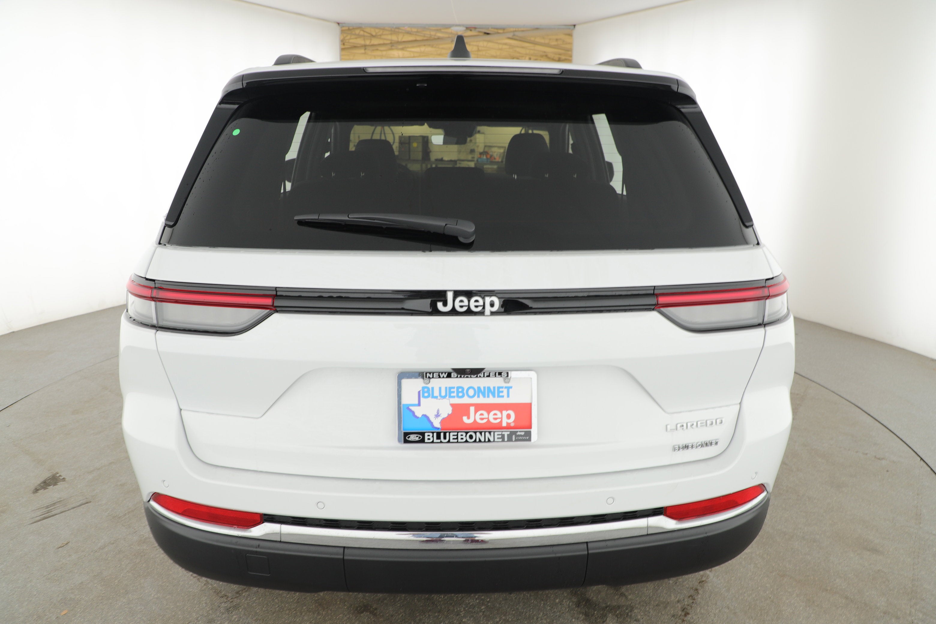 2026 Jeep Grand Cherokee GRAND CHEROKEE LAREDO X 4X2