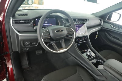 2025 Jeep Grand Cherokee GRAND CHEROKEE LAREDO 4X2