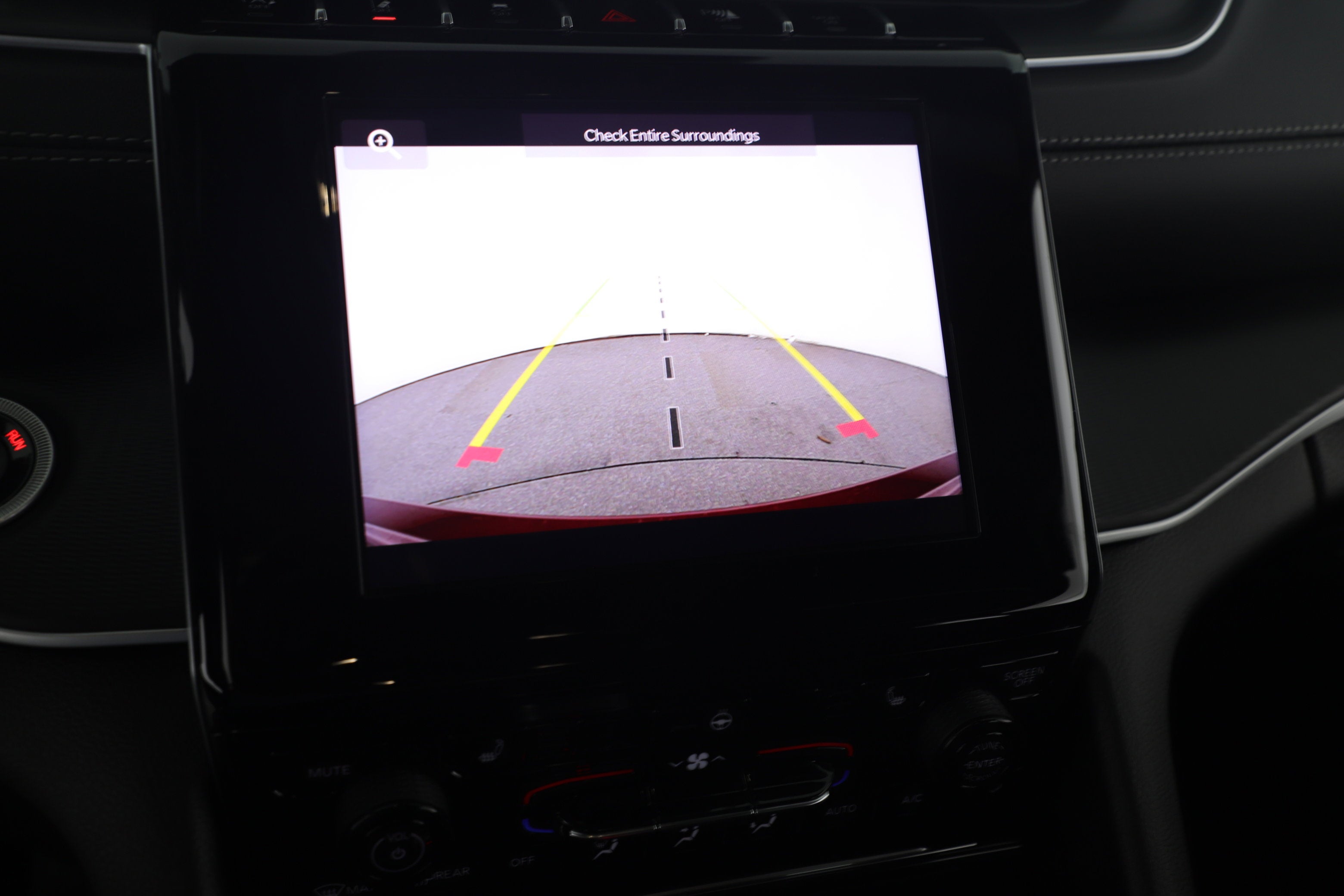 2025 Jeep Grand Cherokee GRAND CHEROKEE LAREDO 4X2