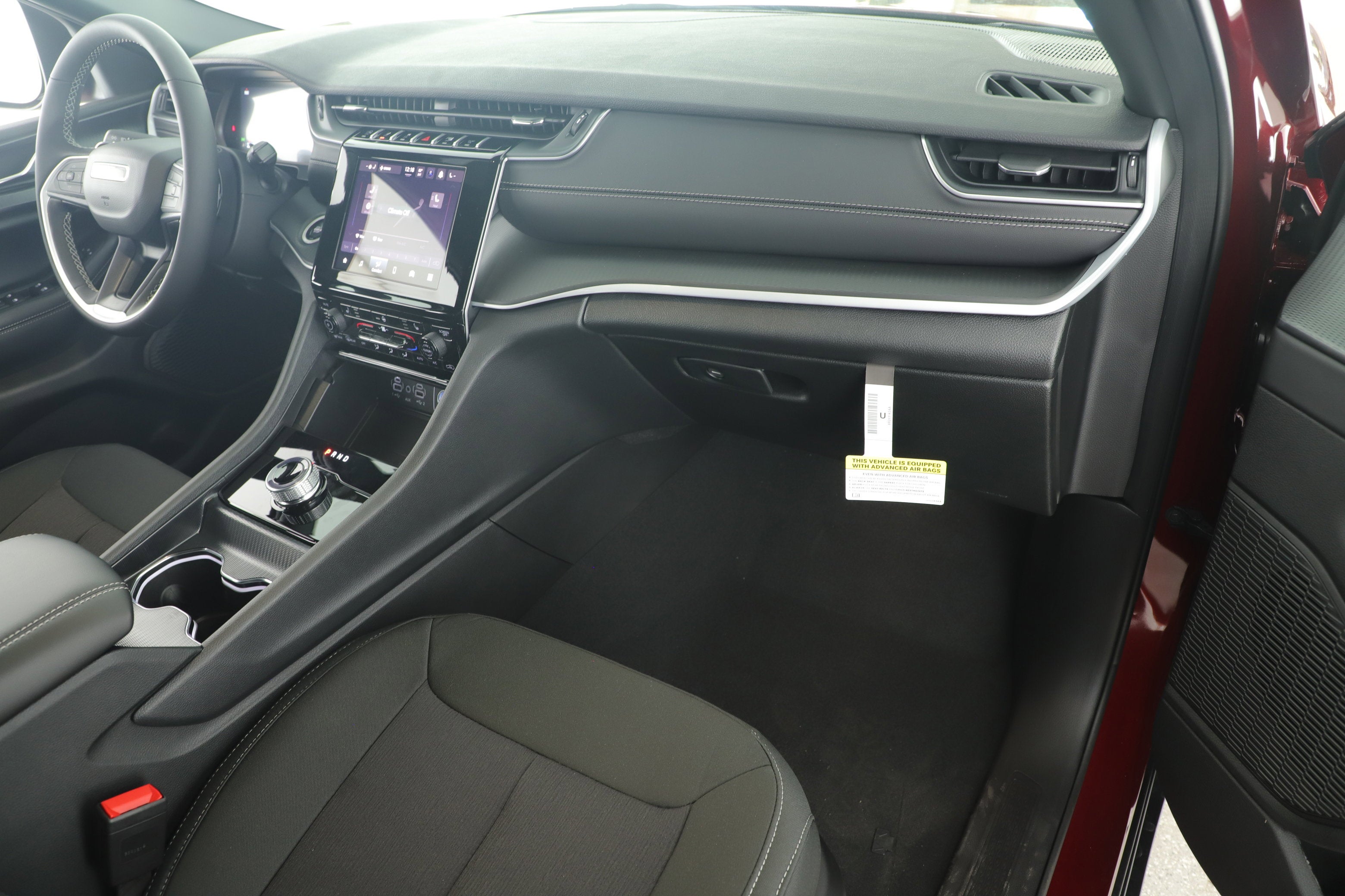 2025 Jeep Grand Cherokee GRAND CHEROKEE LAREDO 4X2