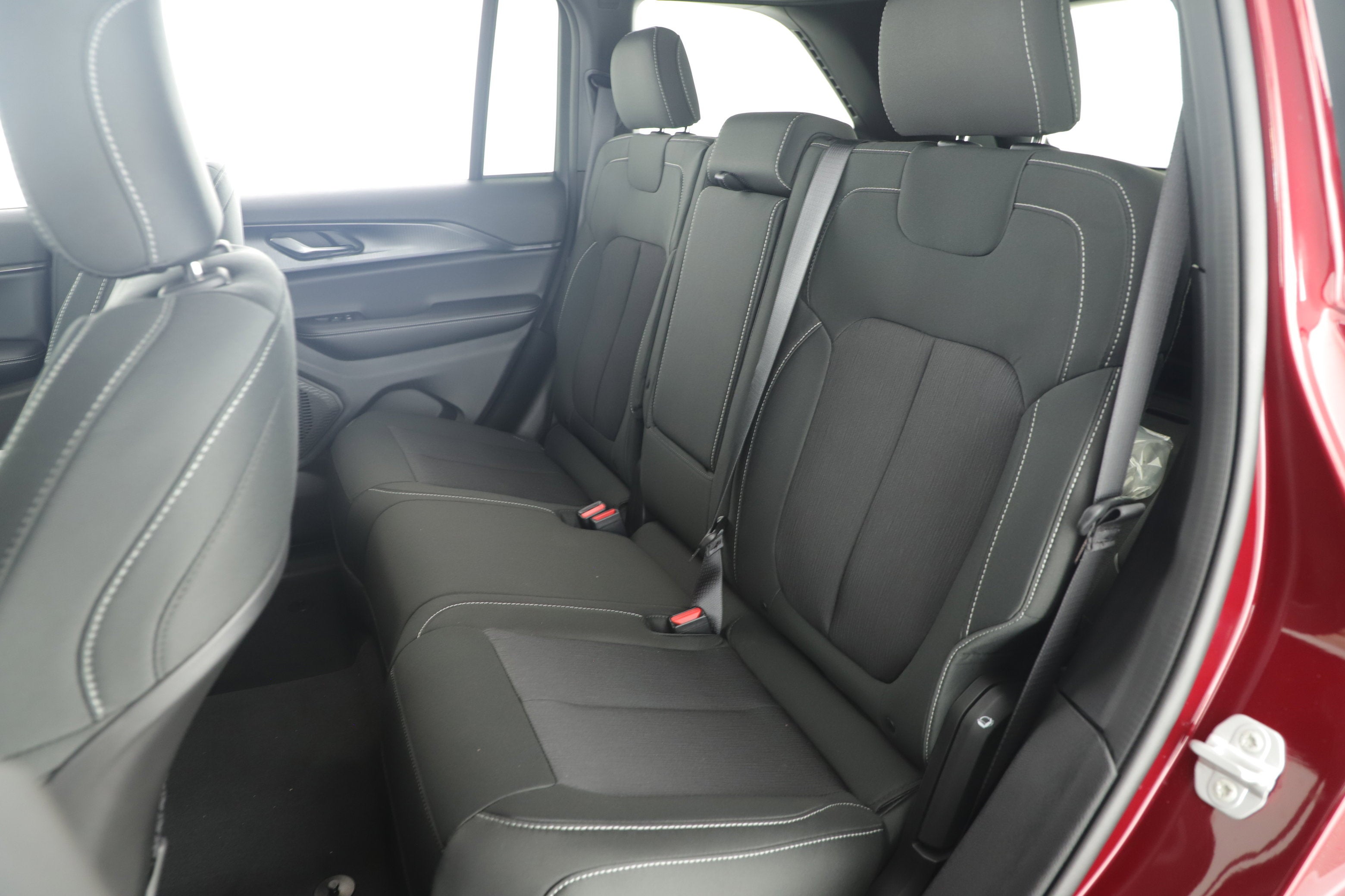 2025 Jeep Grand Cherokee GRAND CHEROKEE LAREDO 4X2