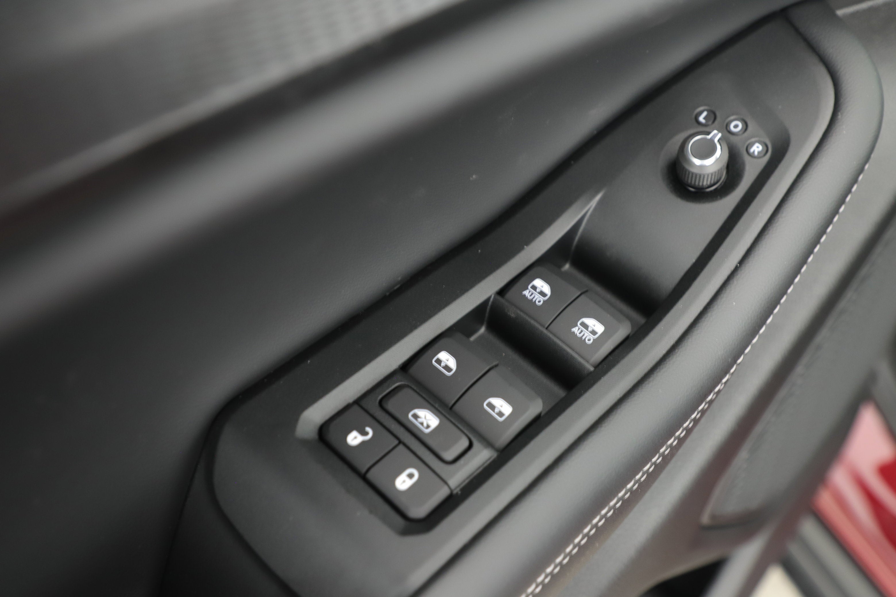 2025 Jeep Grand Cherokee GRAND CHEROKEE LAREDO 4X2