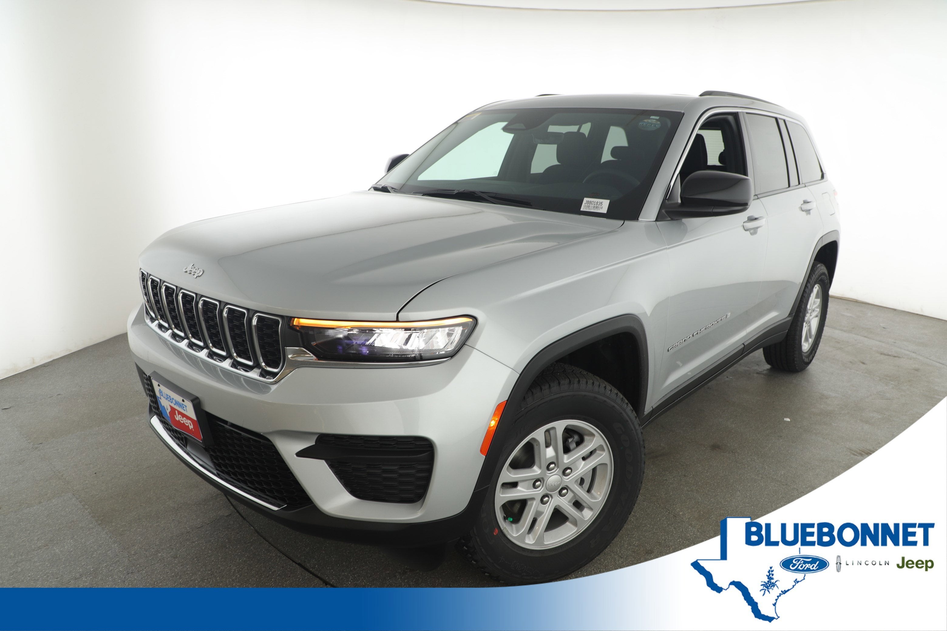 2025 Jeep Grand Cherokee GRAND CHEROKEE LAREDO 4X2