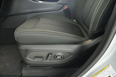 2025 Jeep Grand Cherokee GRAND CHEROKEE LAREDO 4X2