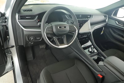 2025 Jeep Grand Cherokee GRAND CHEROKEE LAREDO 4X2