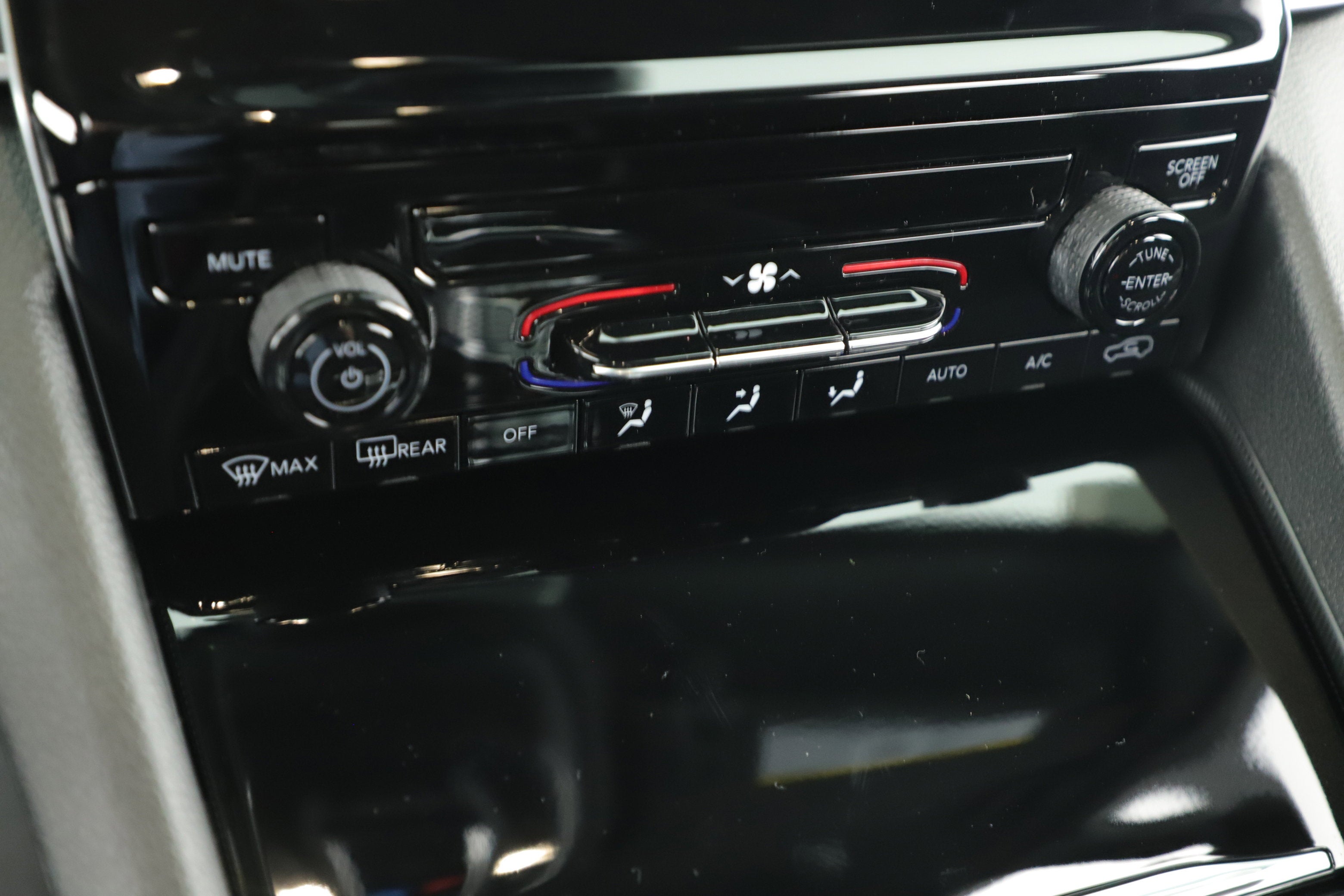 2025 Jeep Grand Cherokee GRAND CHEROKEE LAREDO 4X2