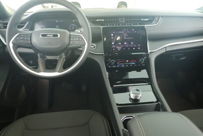 2025 Jeep Grand Cherokee GRAND CHEROKEE LAREDO 4X2