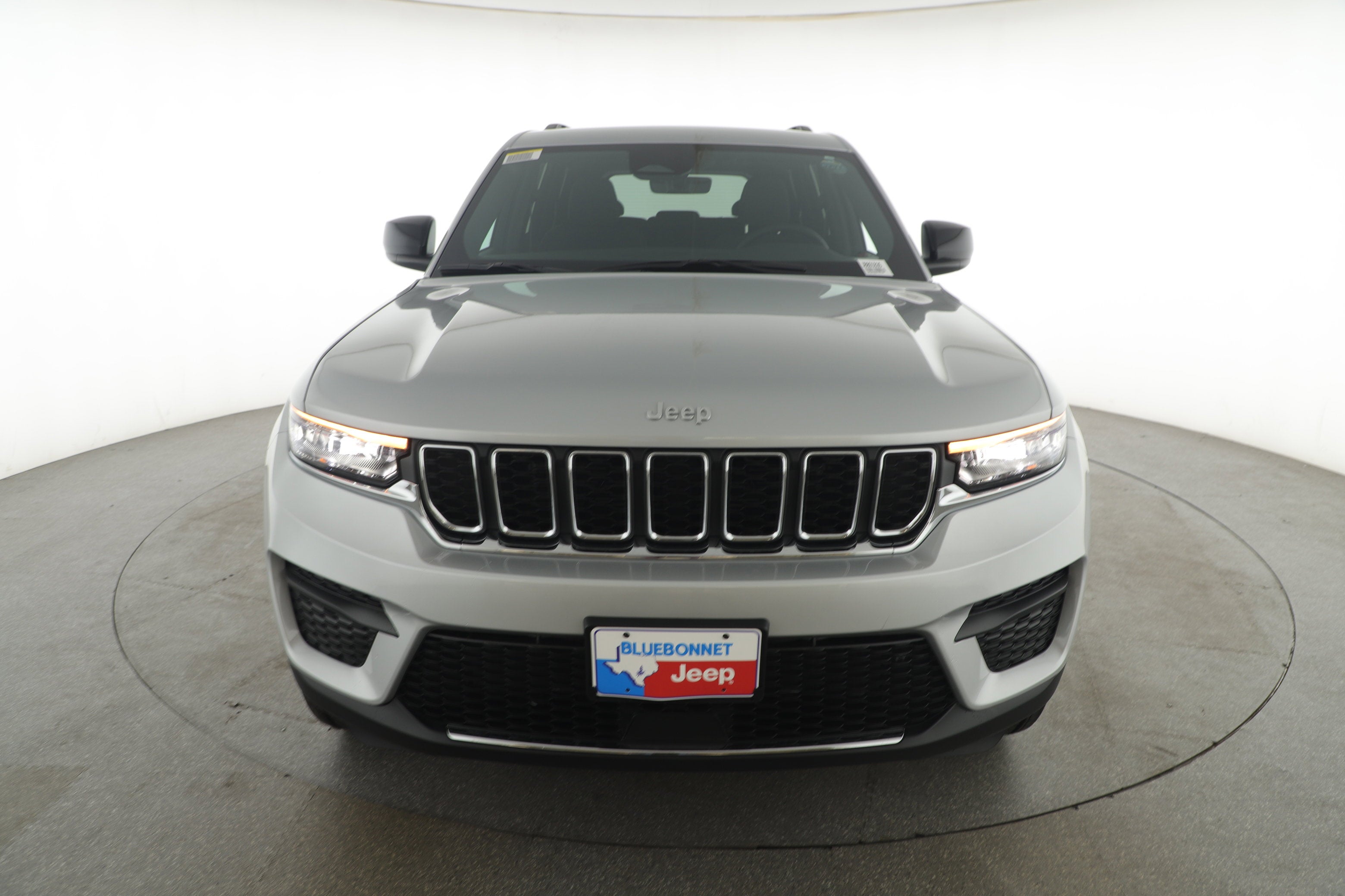 2025 Jeep Grand Cherokee GRAND CHEROKEE LAREDO 4X2