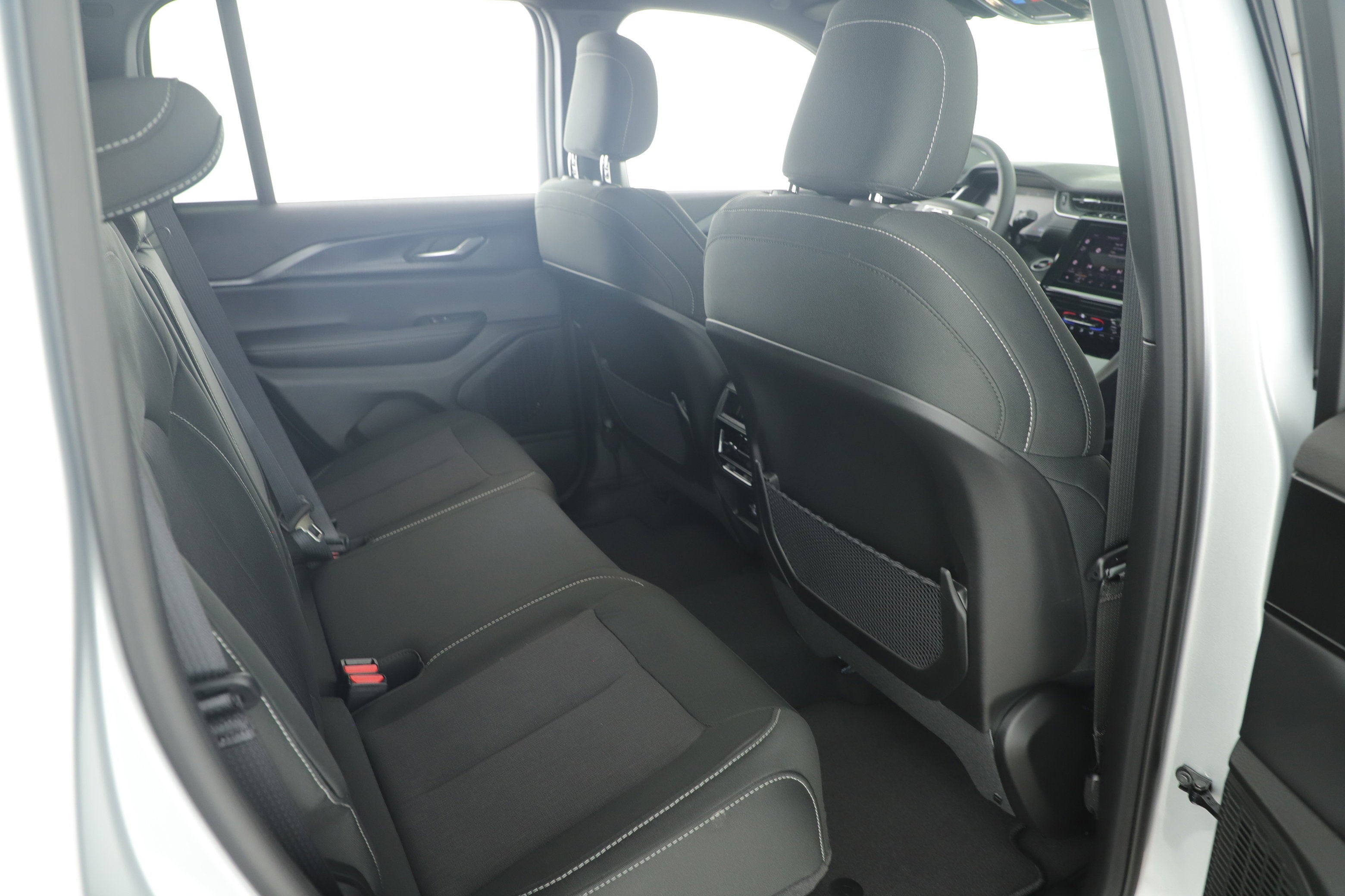 2025 Jeep Grand Cherokee GRAND CHEROKEE LAREDO 4X2