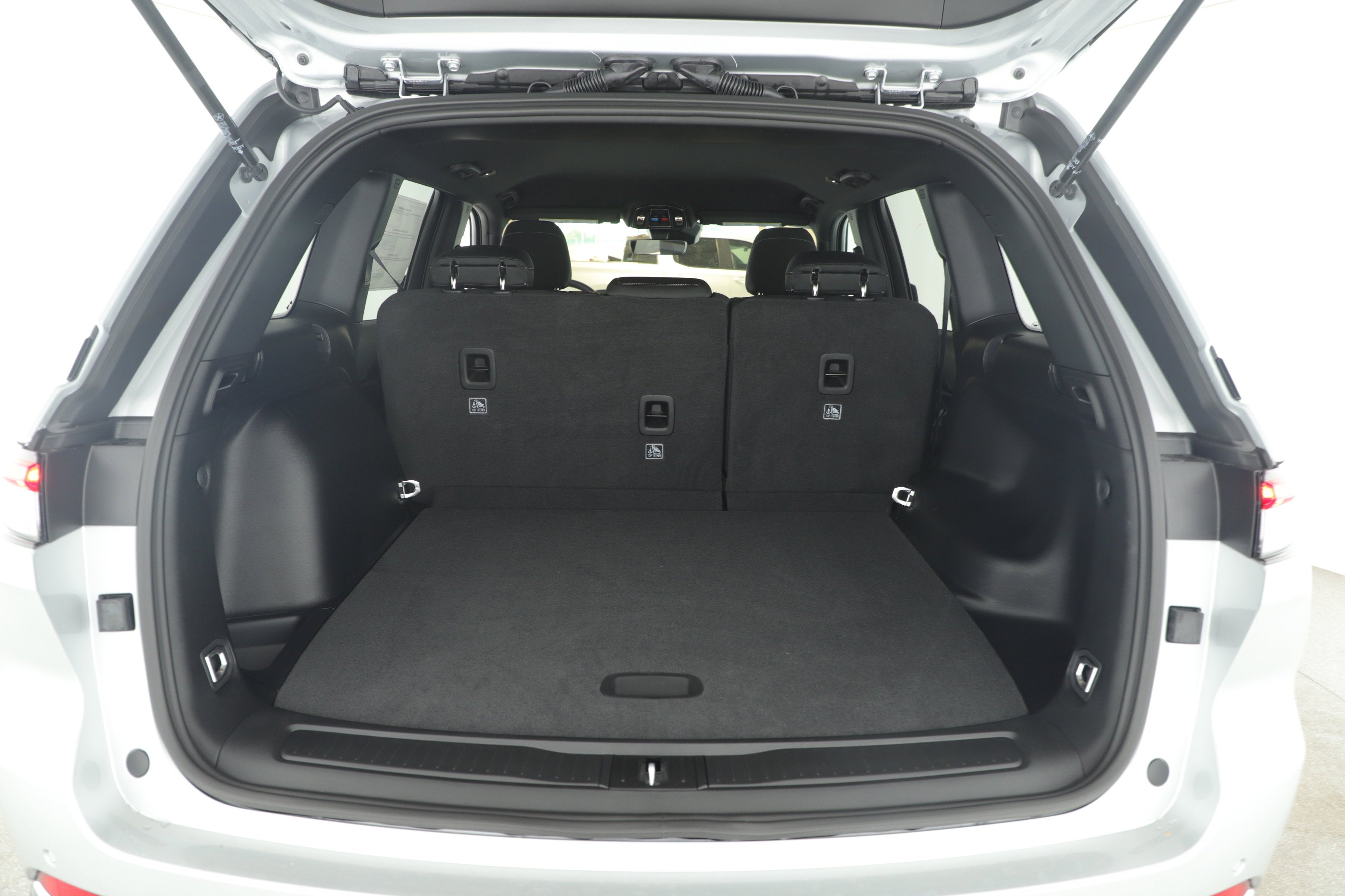 2025 Jeep Grand Cherokee GRAND CHEROKEE LAREDO 4X2