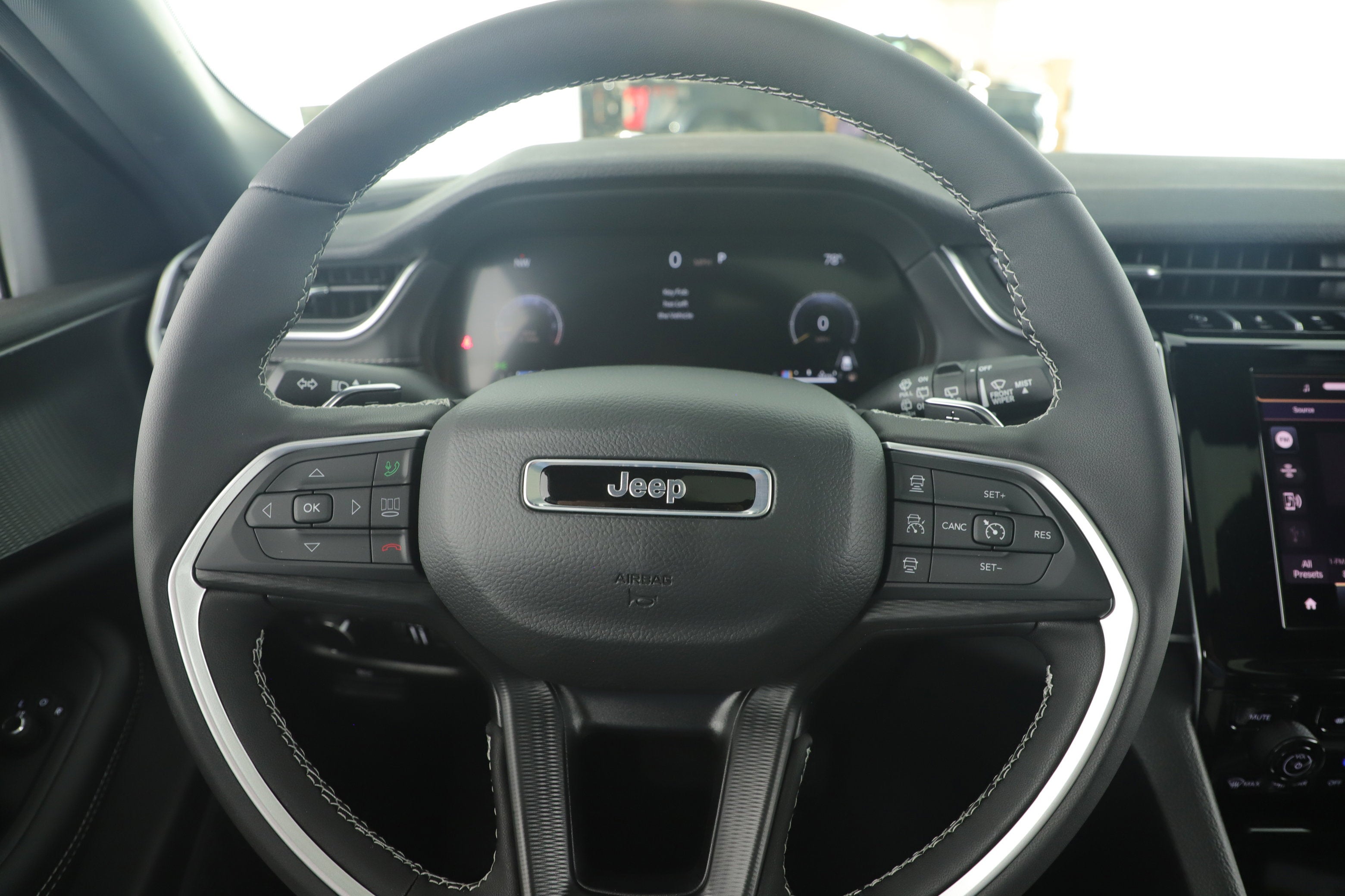 2025 Jeep Grand Cherokee GRAND CHEROKEE ALTITUDE X 4X2