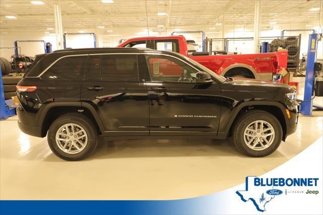 2025 Jeep Grand Cherokee GRAND CHEROKEE LAREDO X 4X2