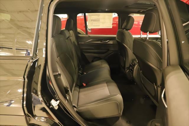 2025 Jeep Grand Cherokee GRAND CHEROKEE LAREDO X 4X2