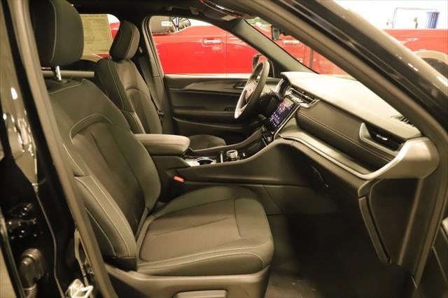 2025 Jeep Grand Cherokee GRAND CHEROKEE LAREDO X 4X2