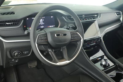 2025 Jeep Grand Cherokee GRAND CHEROKEE LAREDO 4X2