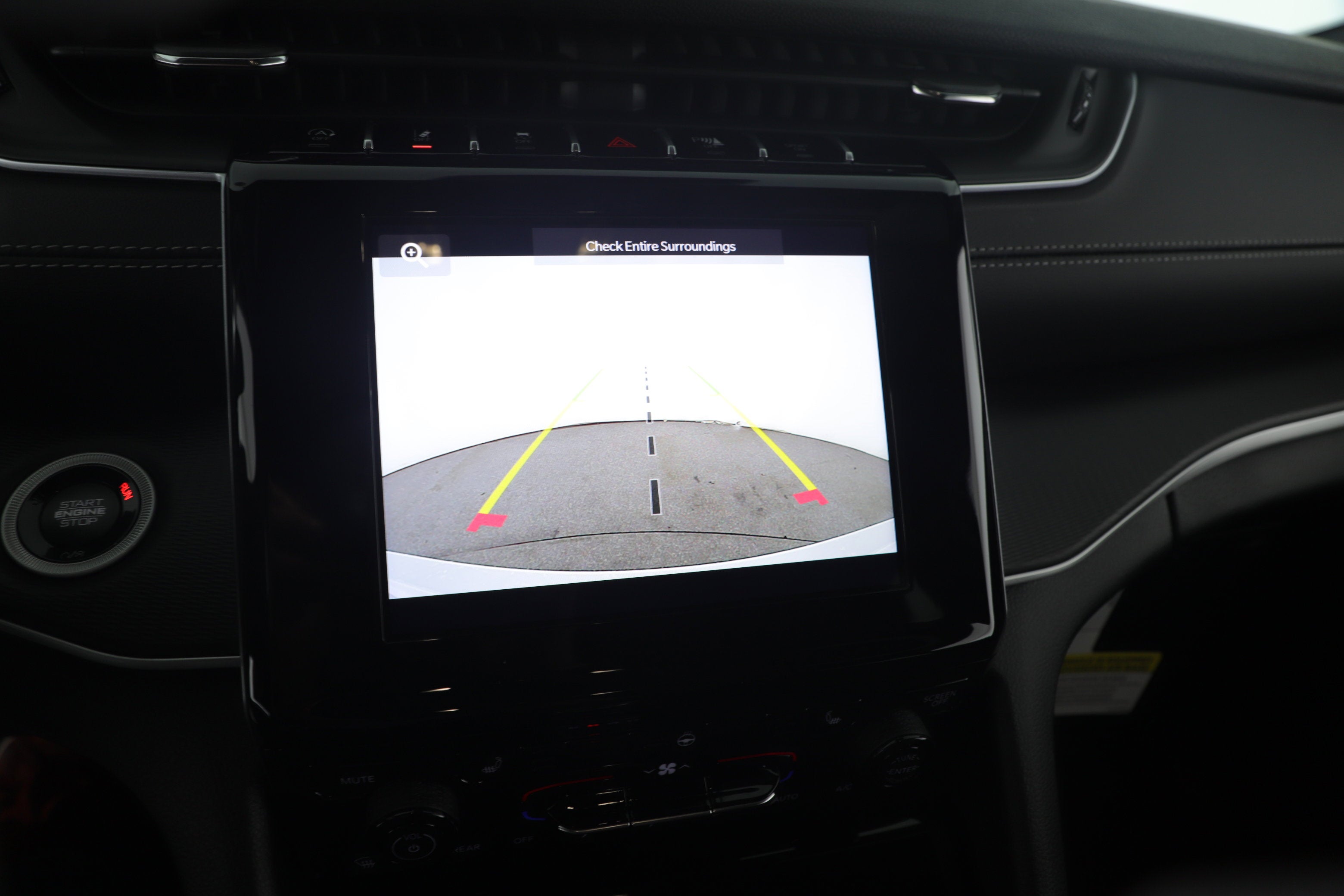 2025 Jeep Grand Cherokee GRAND CHEROKEE LAREDO 4X2