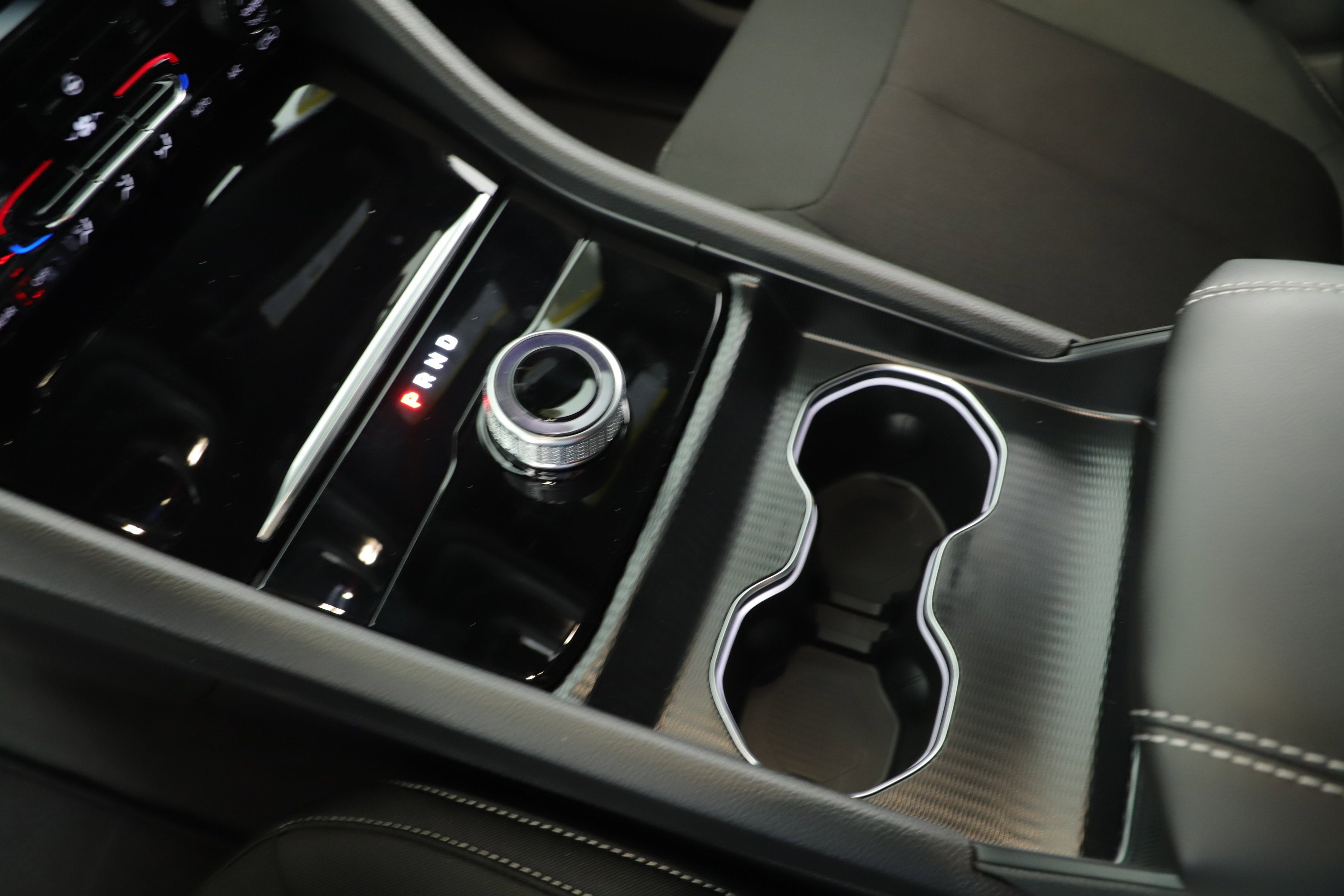 2025 Jeep Grand Cherokee GRAND CHEROKEE LAREDO 4X2