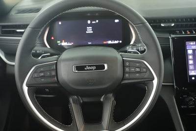 2025 Jeep Grand Cherokee GRAND CHEROKEE LAREDO 4X2