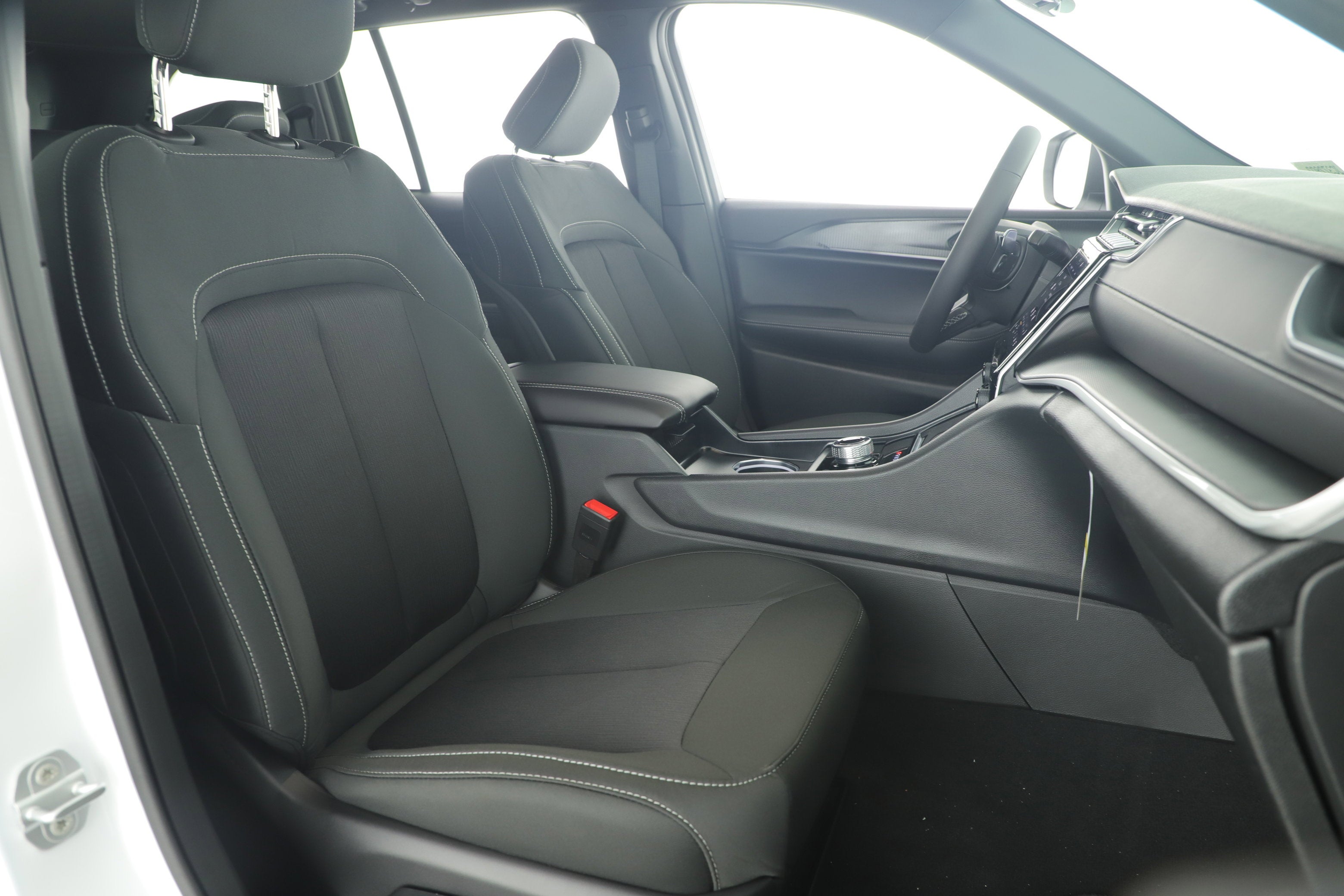 2025 Jeep Grand Cherokee GRAND CHEROKEE LAREDO 4X2