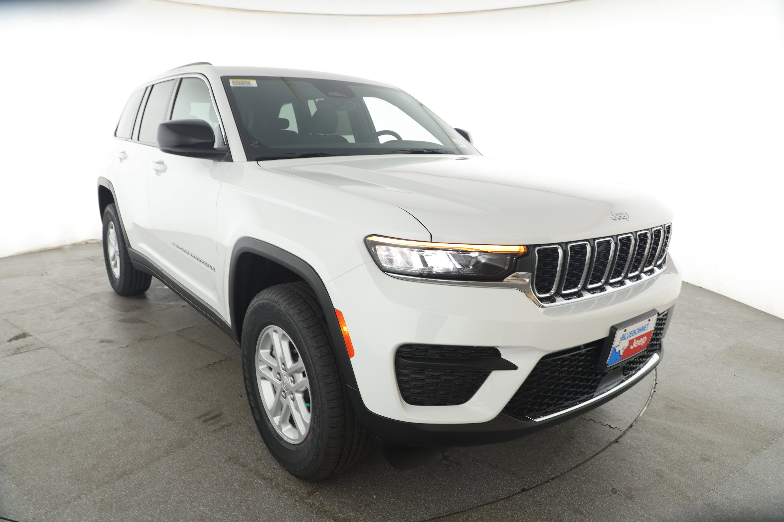2025 Jeep Grand Cherokee GRAND CHEROKEE LAREDO 4X2