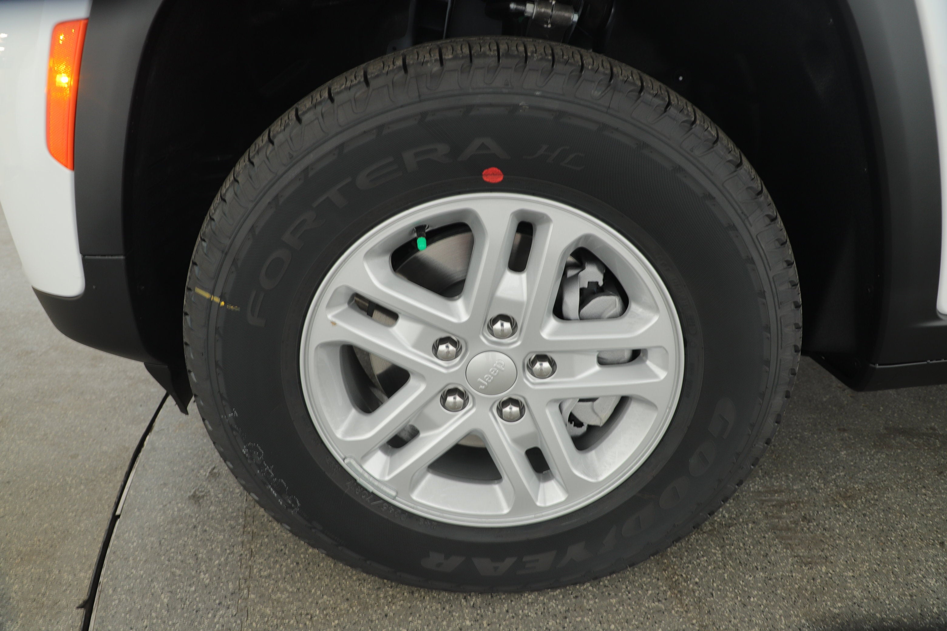 2025 Jeep Grand Cherokee GRAND CHEROKEE LAREDO 4X2