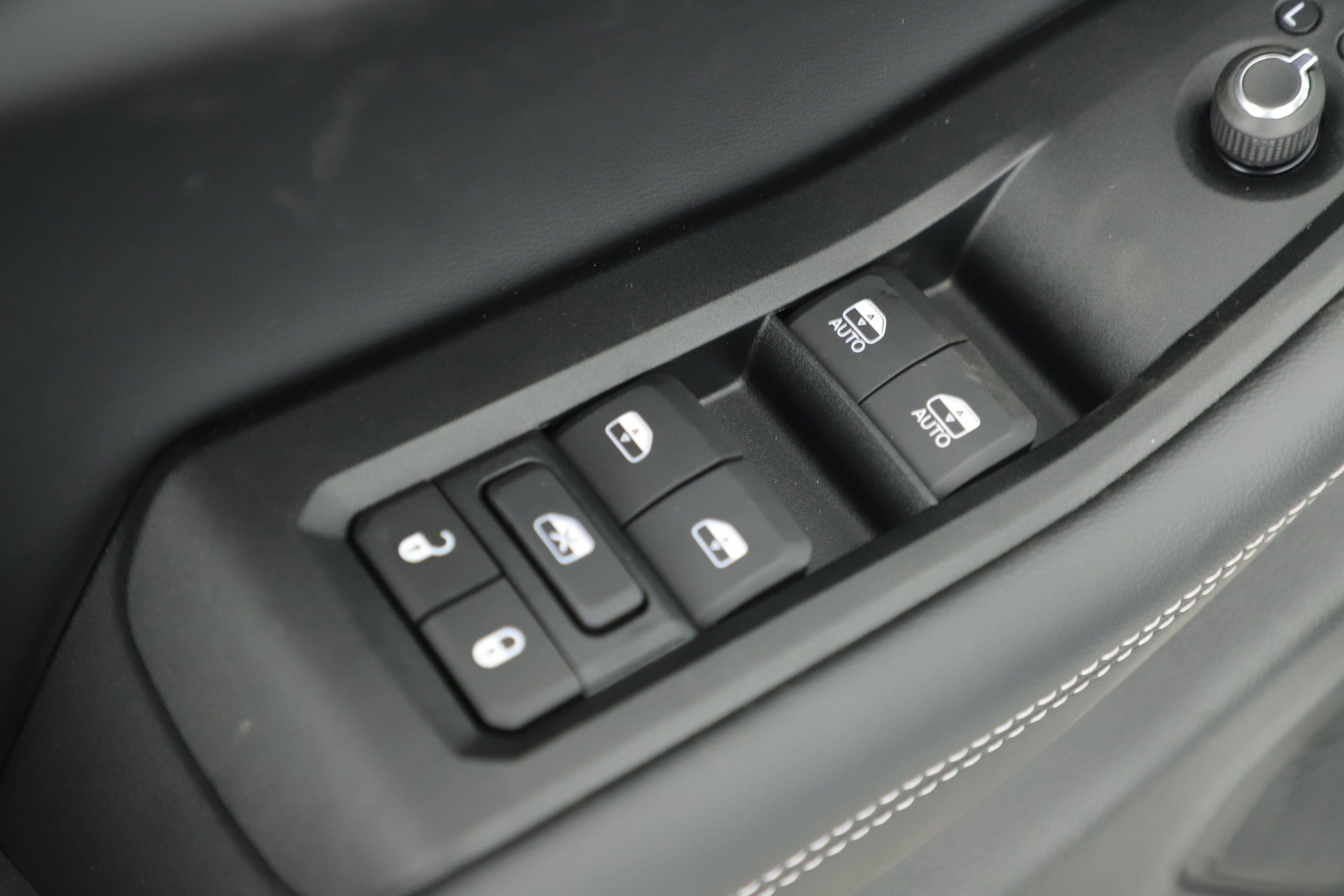 2025 Jeep Grand Cherokee GRAND CHEROKEE LAREDO 4X2