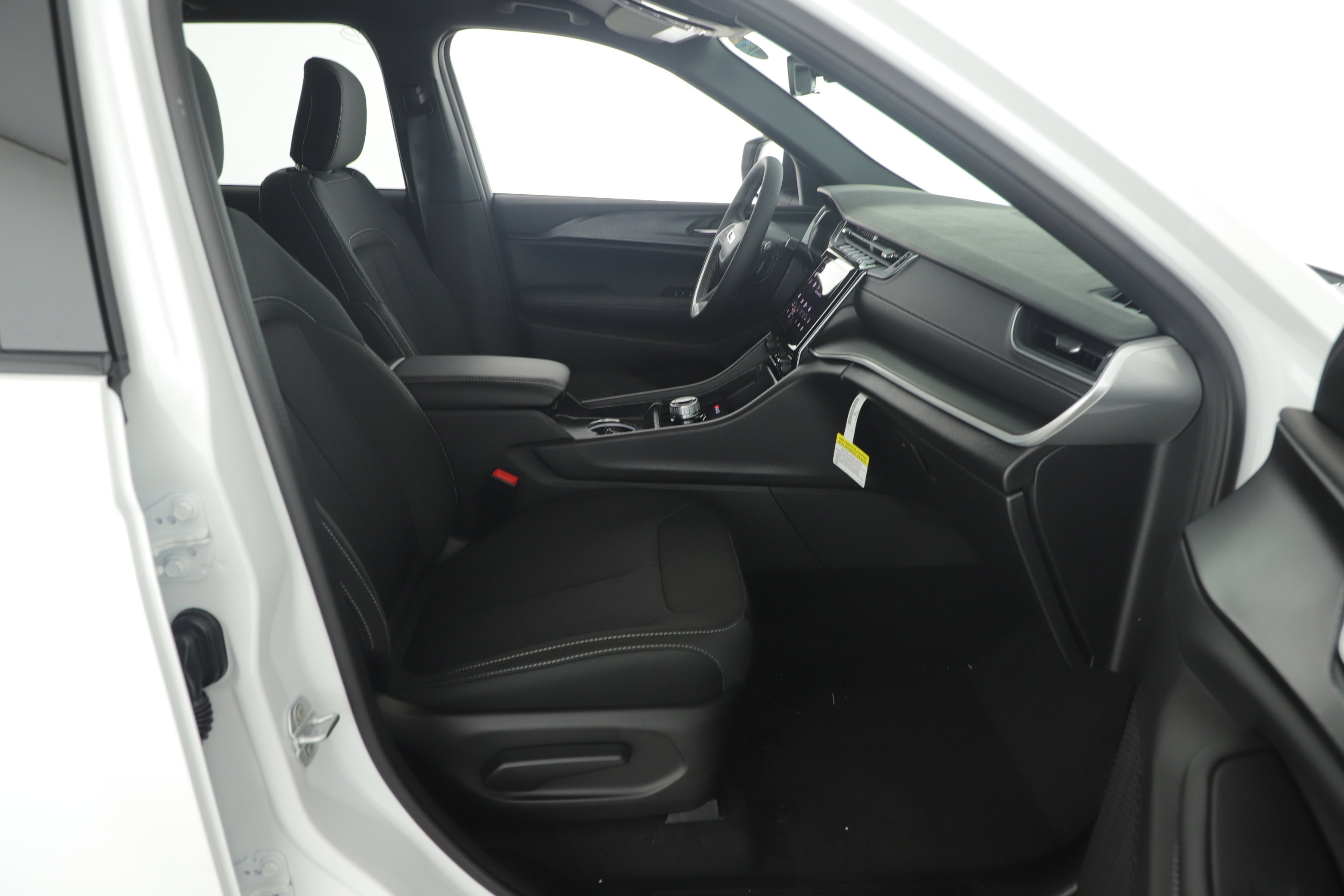 2025 Jeep Grand Cherokee GRAND CHEROKEE LAREDO 4X2