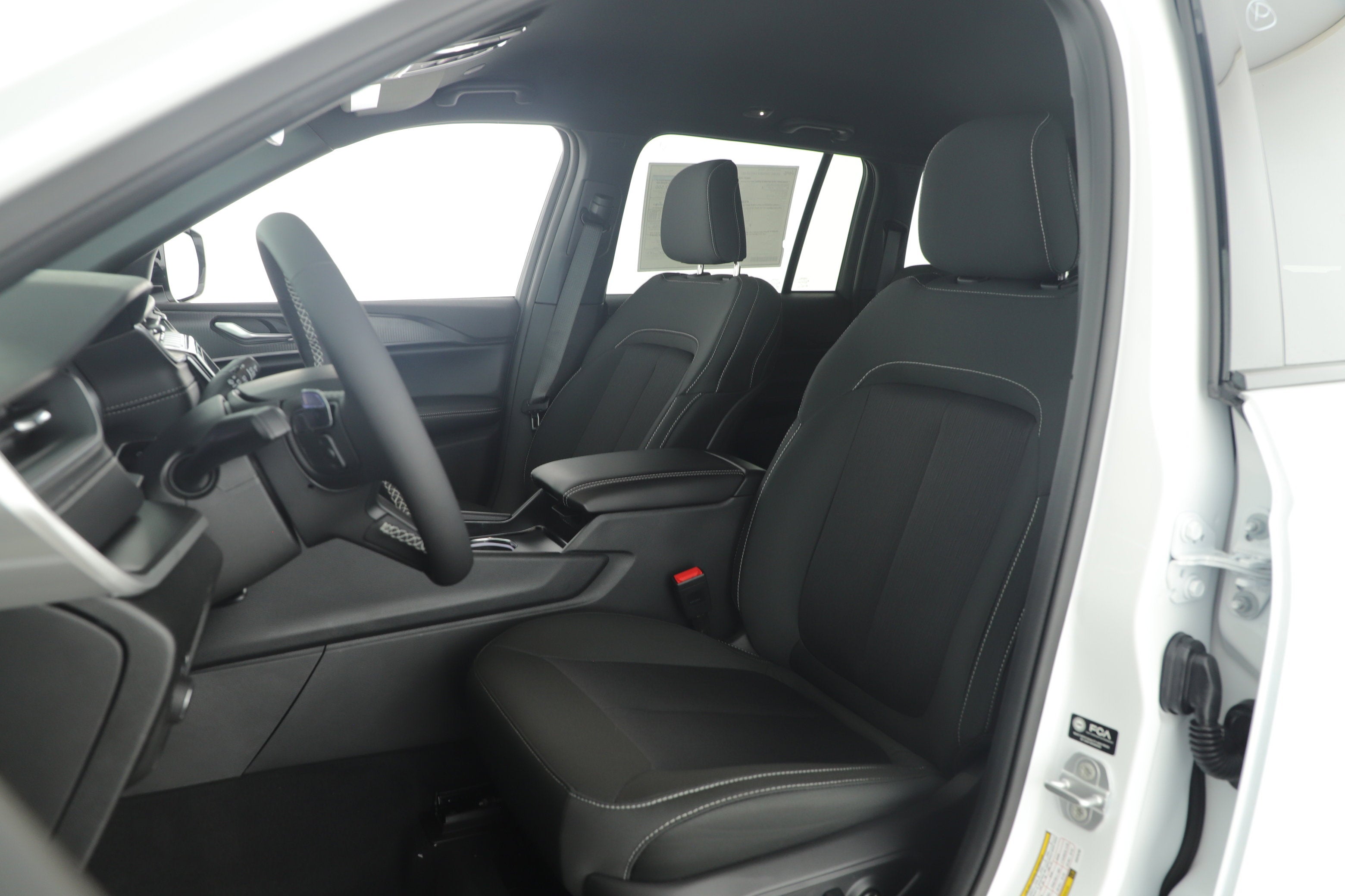 2025 Jeep Grand Cherokee GRAND CHEROKEE LAREDO 4X2