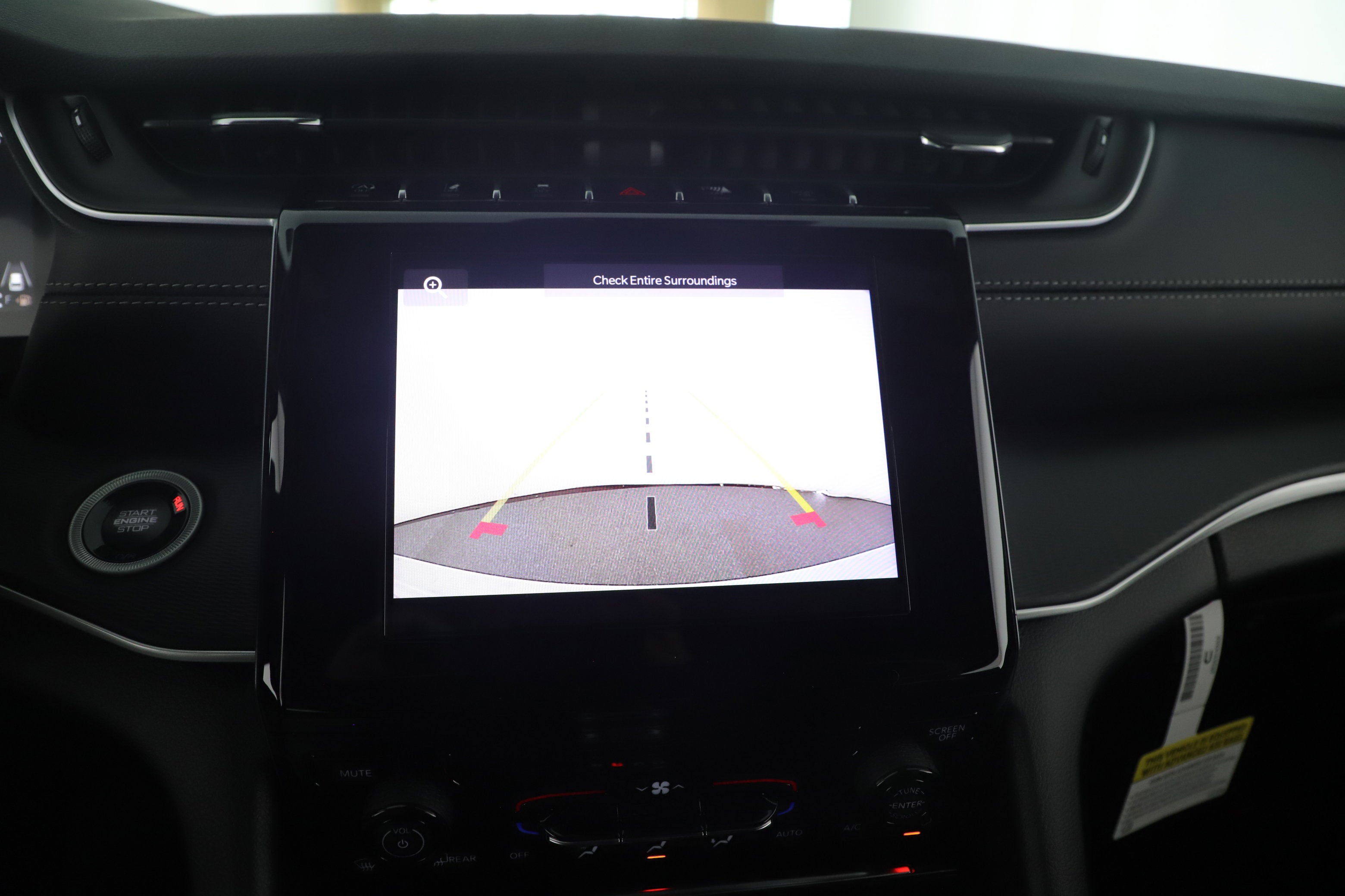 2025 Jeep Grand Cherokee GRAND CHEROKEE LAREDO 4X2