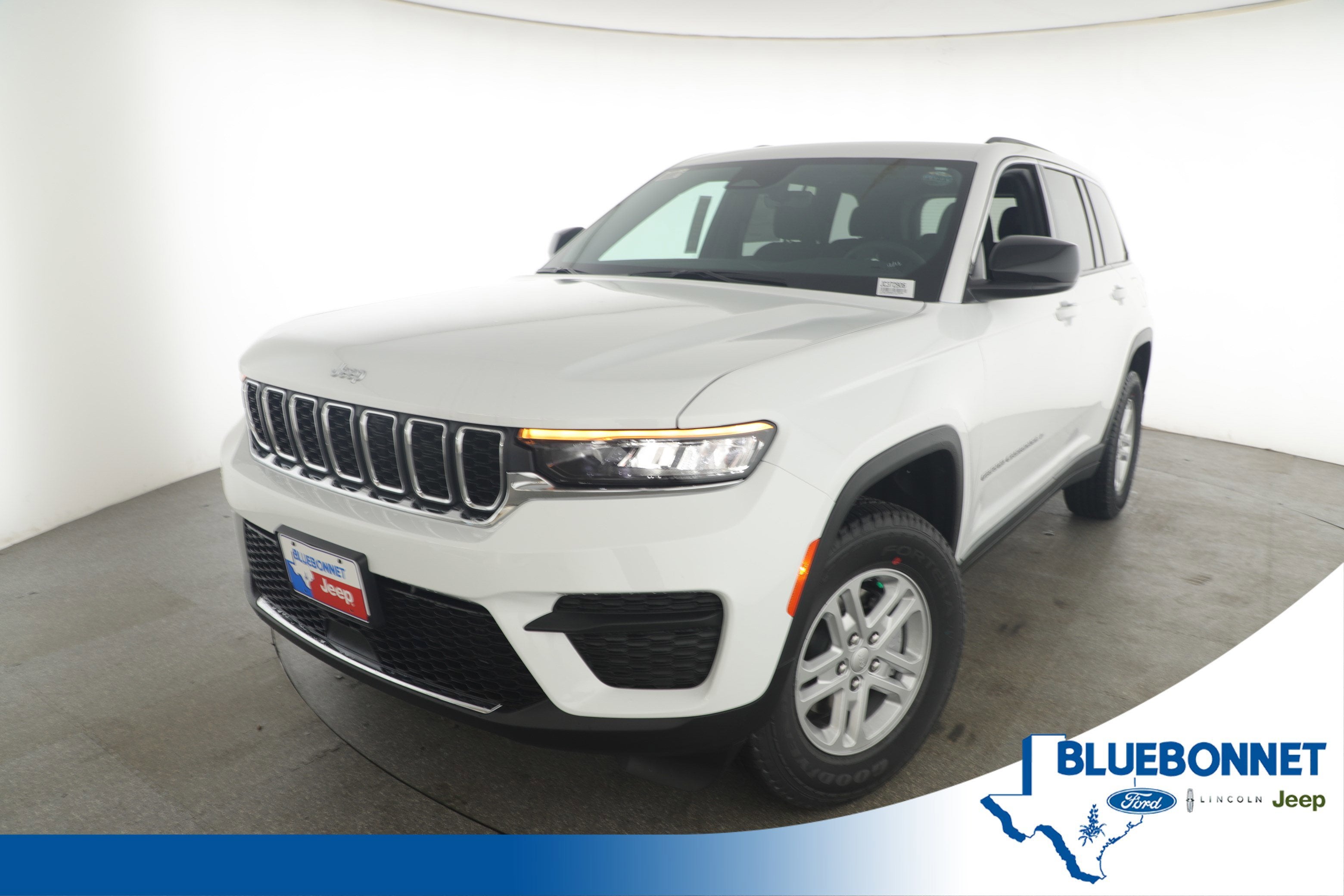 2025 Jeep Grand Cherokee GRAND CHEROKEE LAREDO 4X2