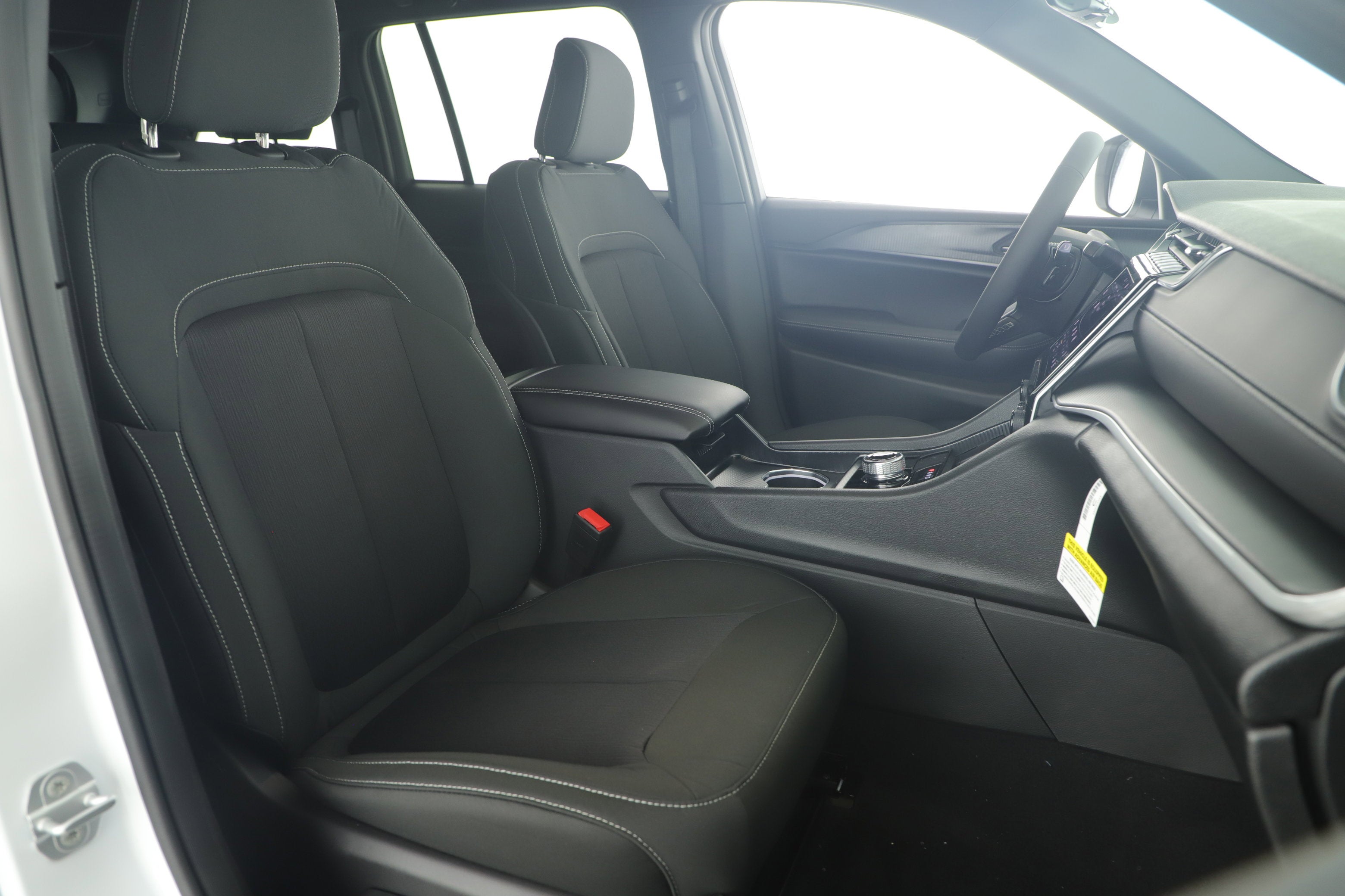 2025 Jeep Grand Cherokee GRAND CHEROKEE LAREDO 4X2