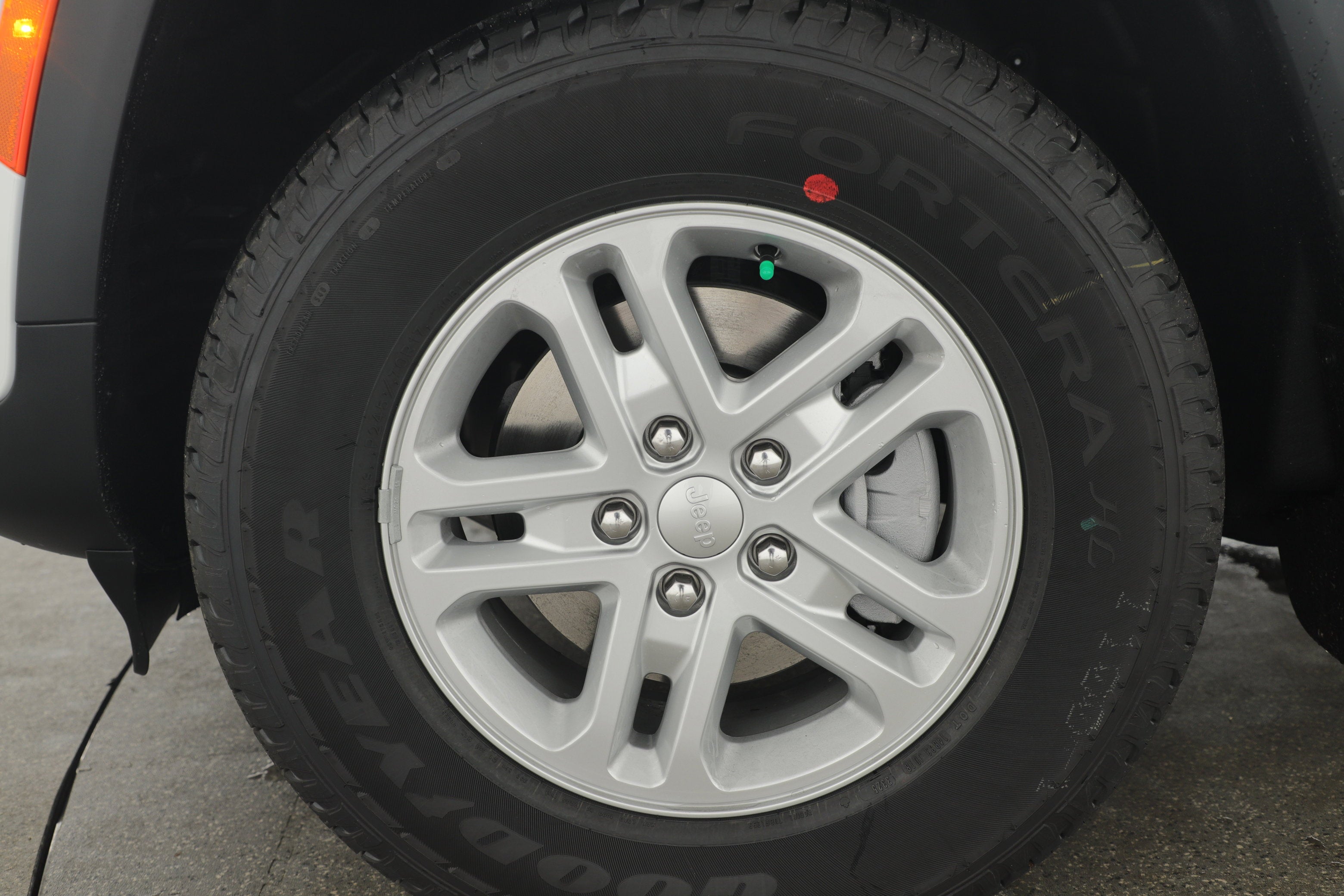 2025 Jeep Grand Cherokee GRAND CHEROKEE LAREDO 4X2