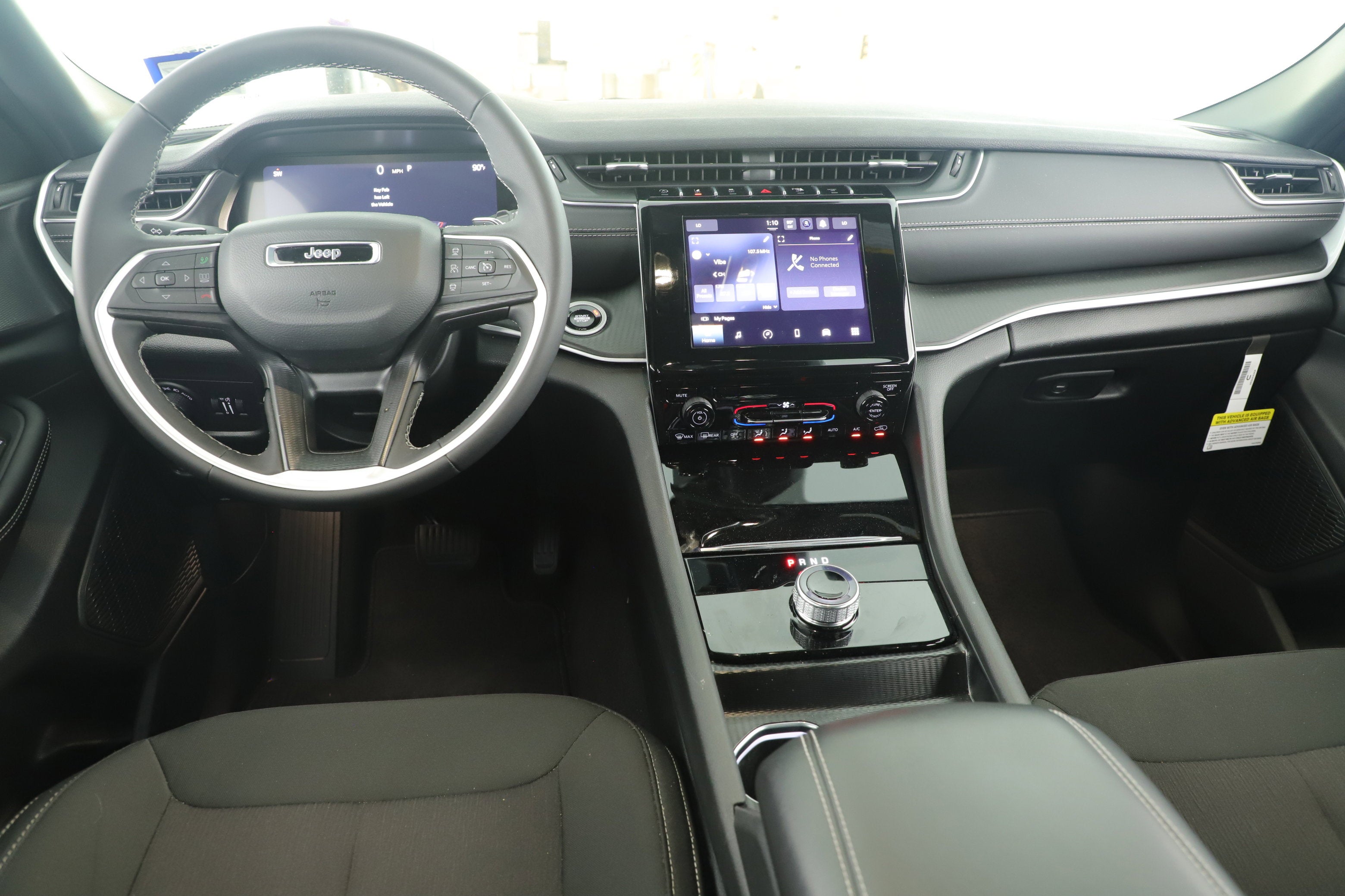 2025 Jeep Grand Cherokee Laredo 4x2