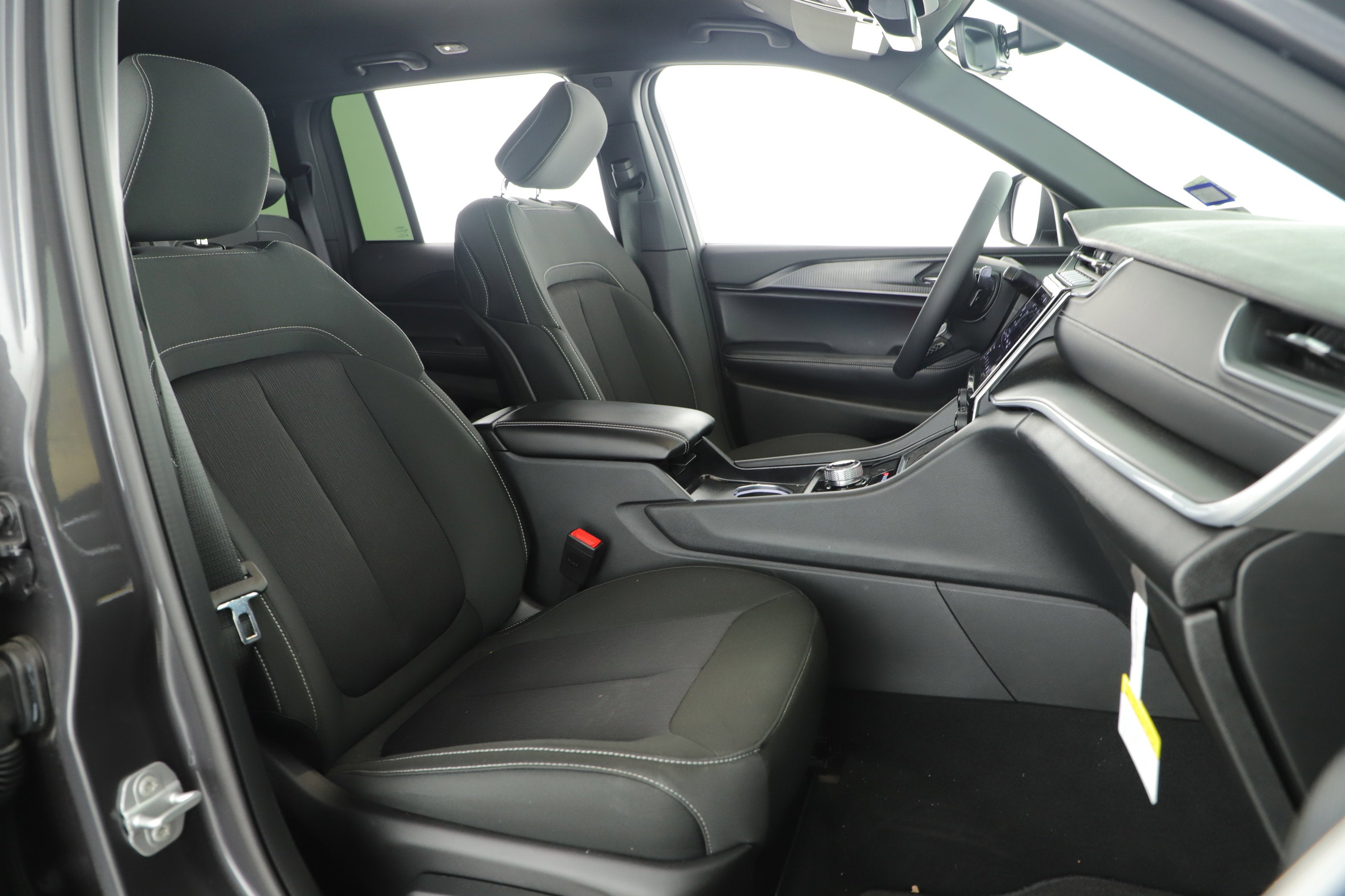 2025 Jeep Grand Cherokee Laredo 4x2