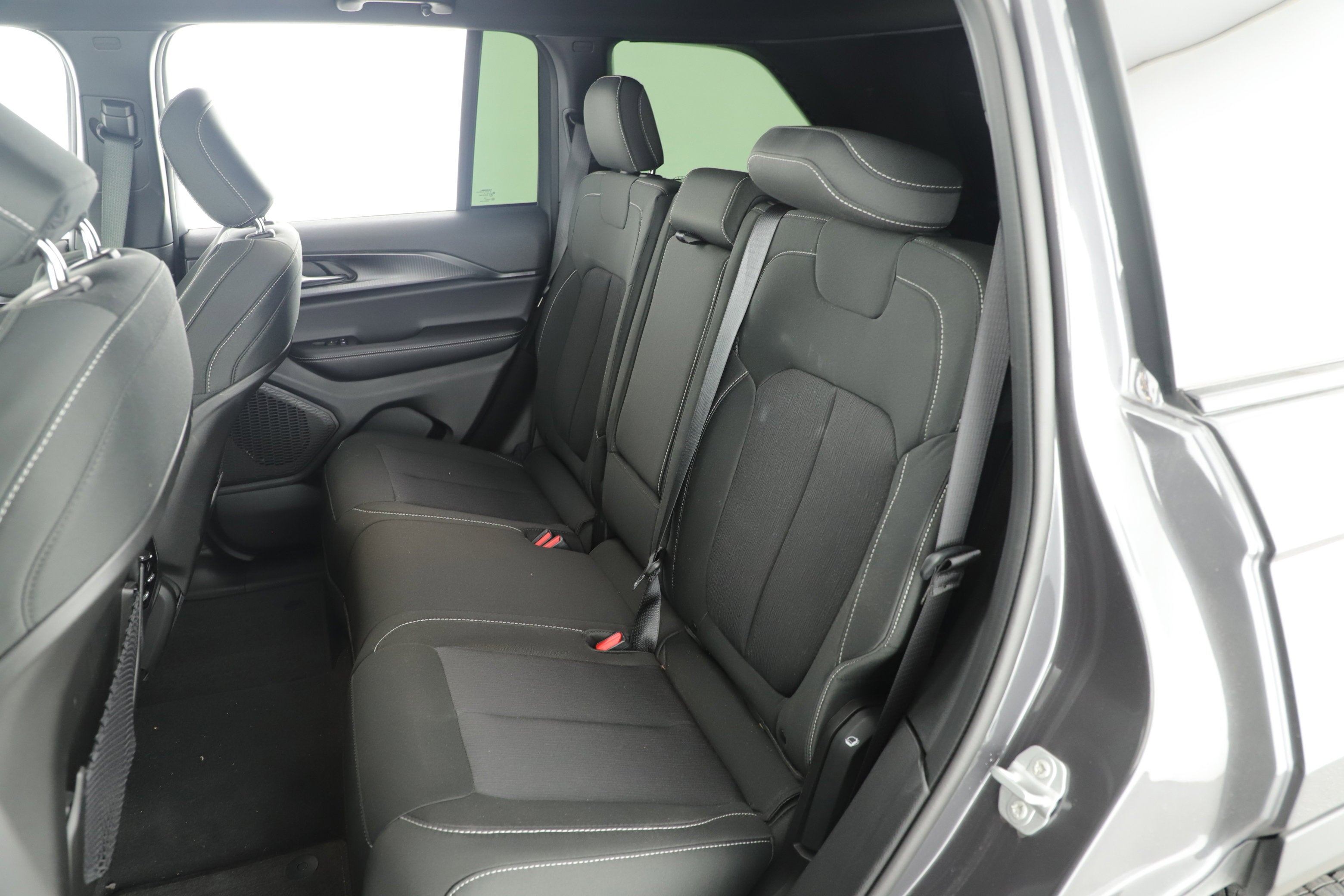 2025 Jeep Grand Cherokee Laredo 4x2